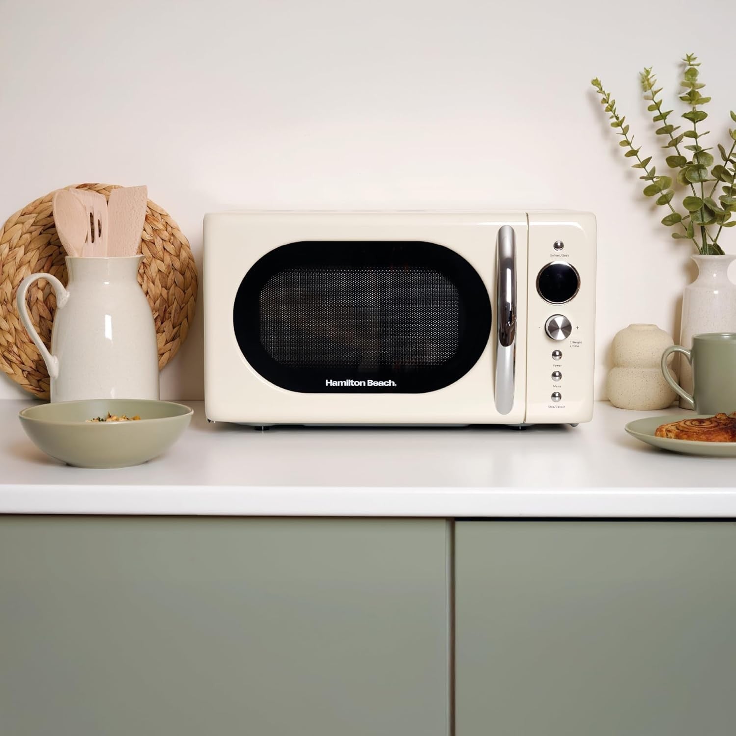 Cream 20L Retro Microwave 700W 8 Presets LED Display