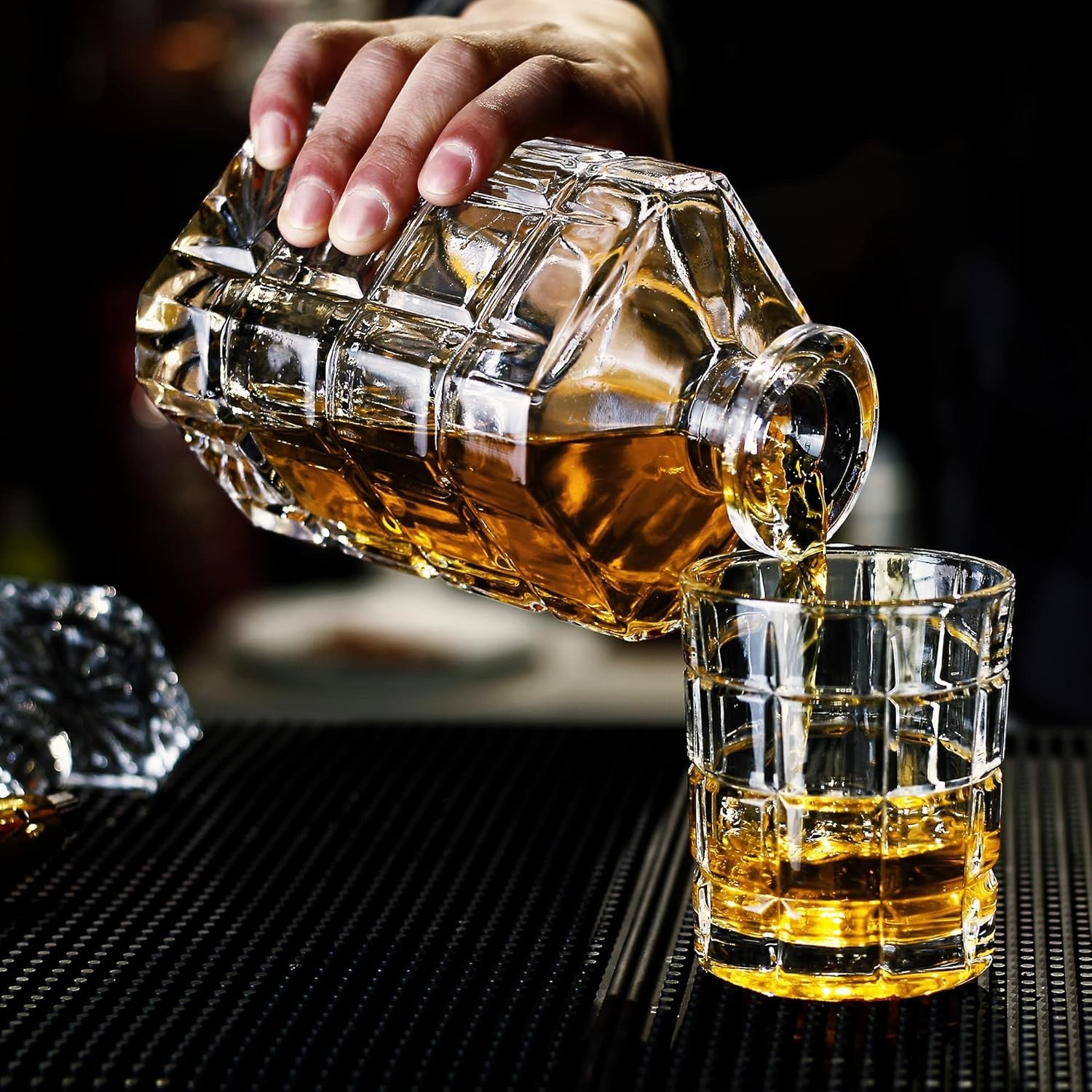 Square Whiskey Decanter 29oz Premium Glass Liquor Bottle with Stopper Gift