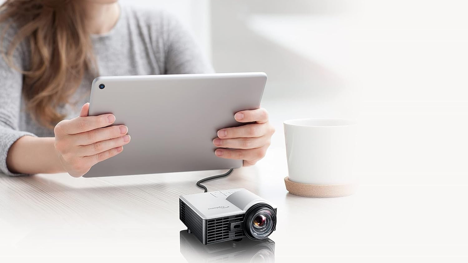 Portable Short Throw LED Projector HD 3D 1000 Lumens Auto Focus HDMI USB