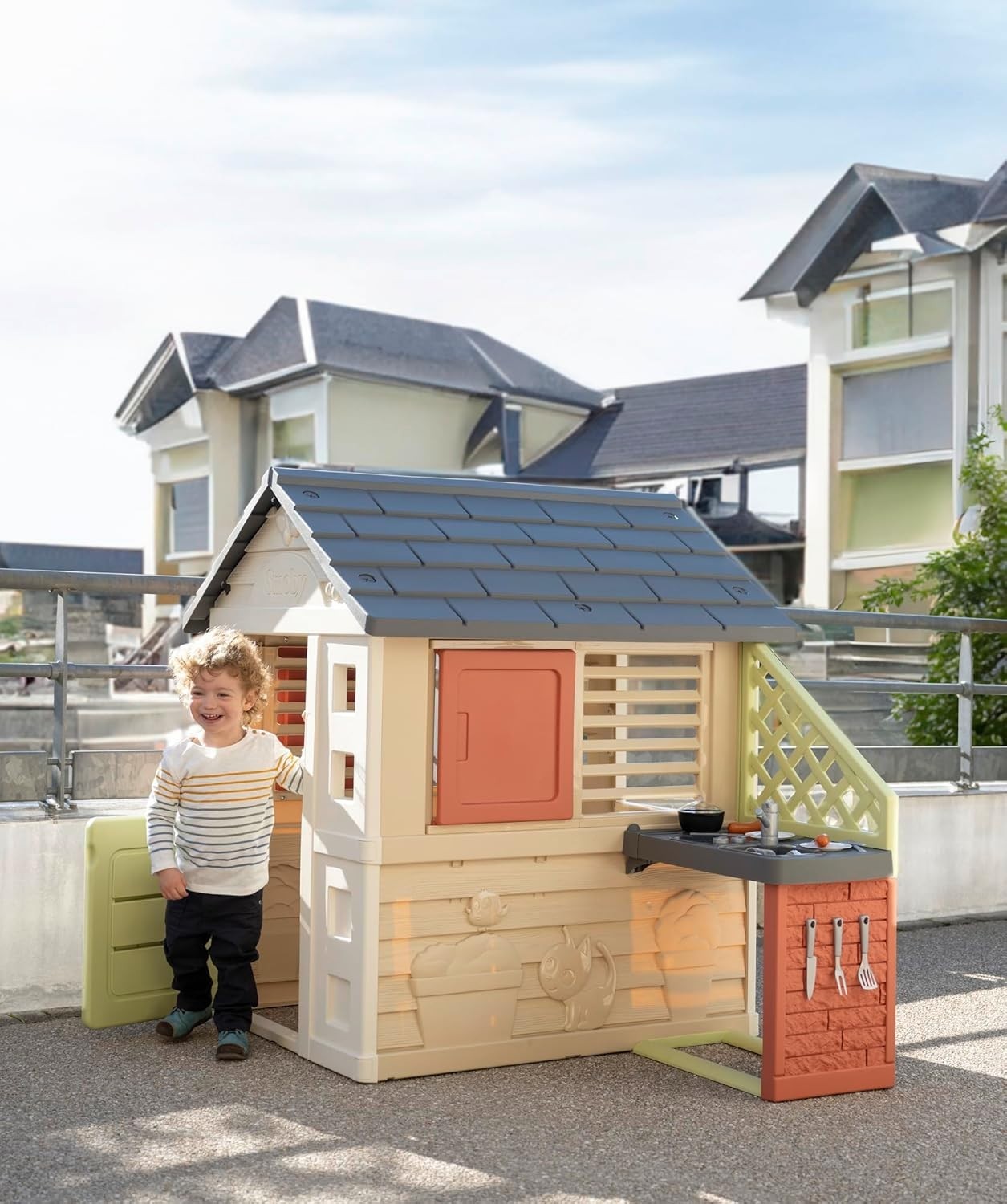 Kids Indoor Outdoor Playhouse with Kitchen Sustainable Plastic Garden House