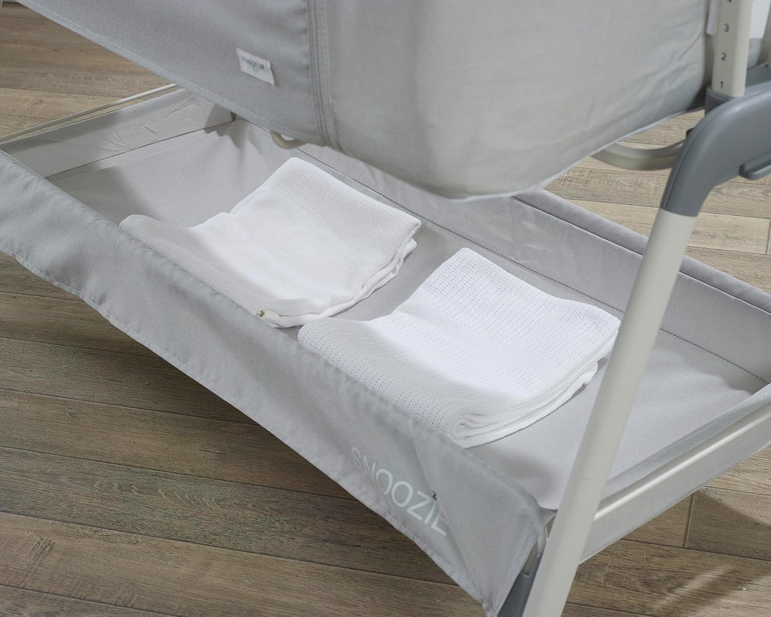 Adjustable Bedside Crib with Mesh Panel & Storage Shelf Baby Co Sleeper Grey