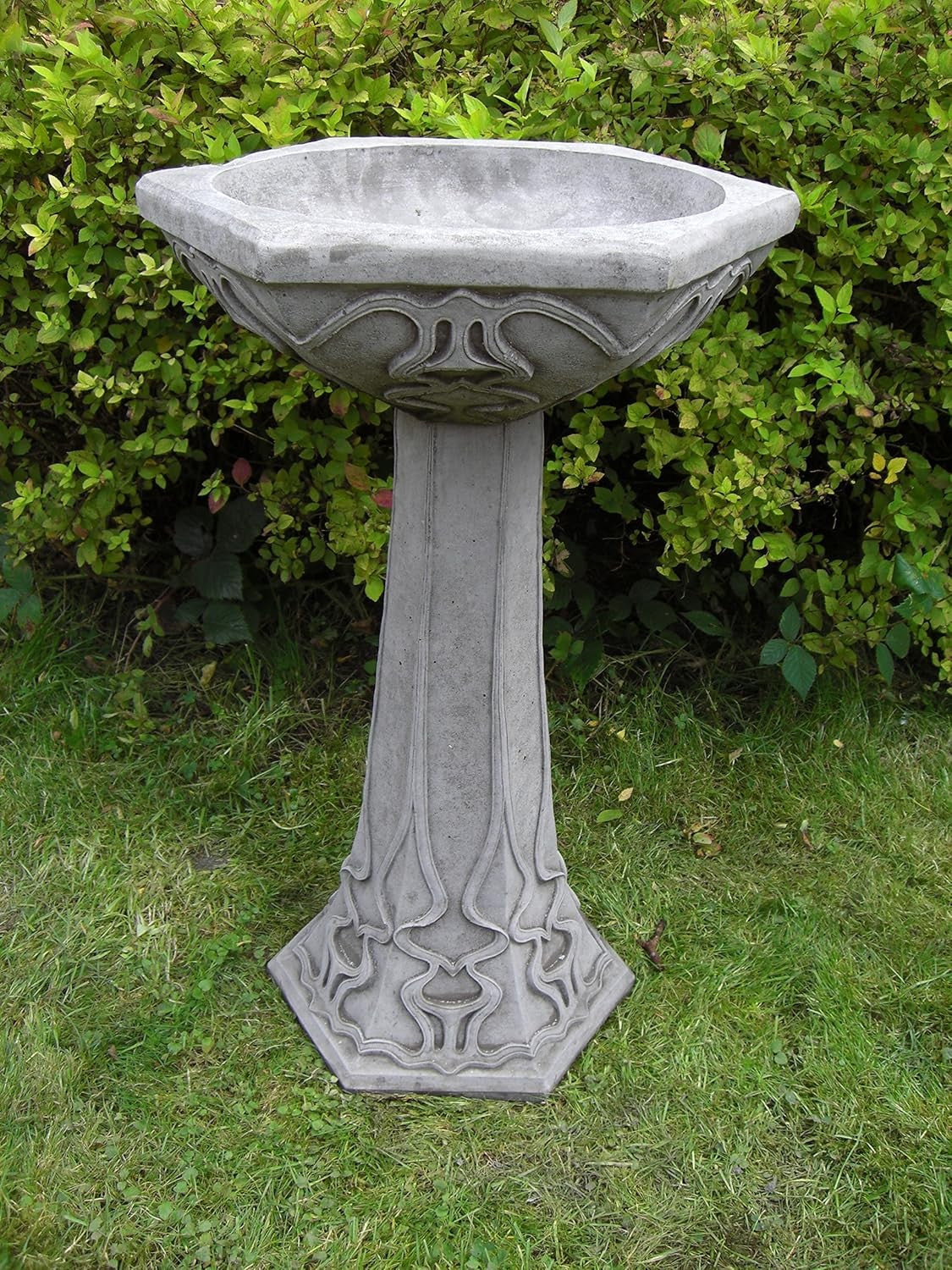 Art Deco Stone Bird Bath Garden Ornament | Hand Cast Weatherproof Outdoor Statue