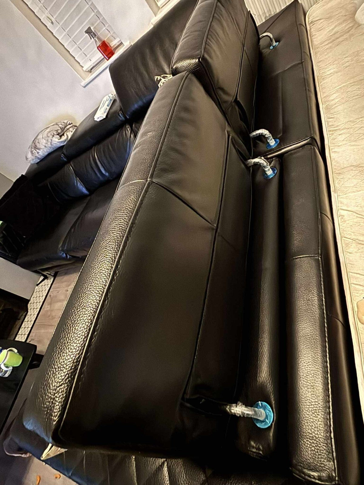 Exquisite Black Leather Corner Sofa (PTP)