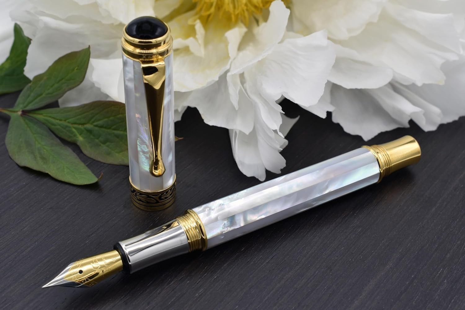 Luxury White Mother of Pearl Fountain Pen Fine Nib Refillable 145mm
