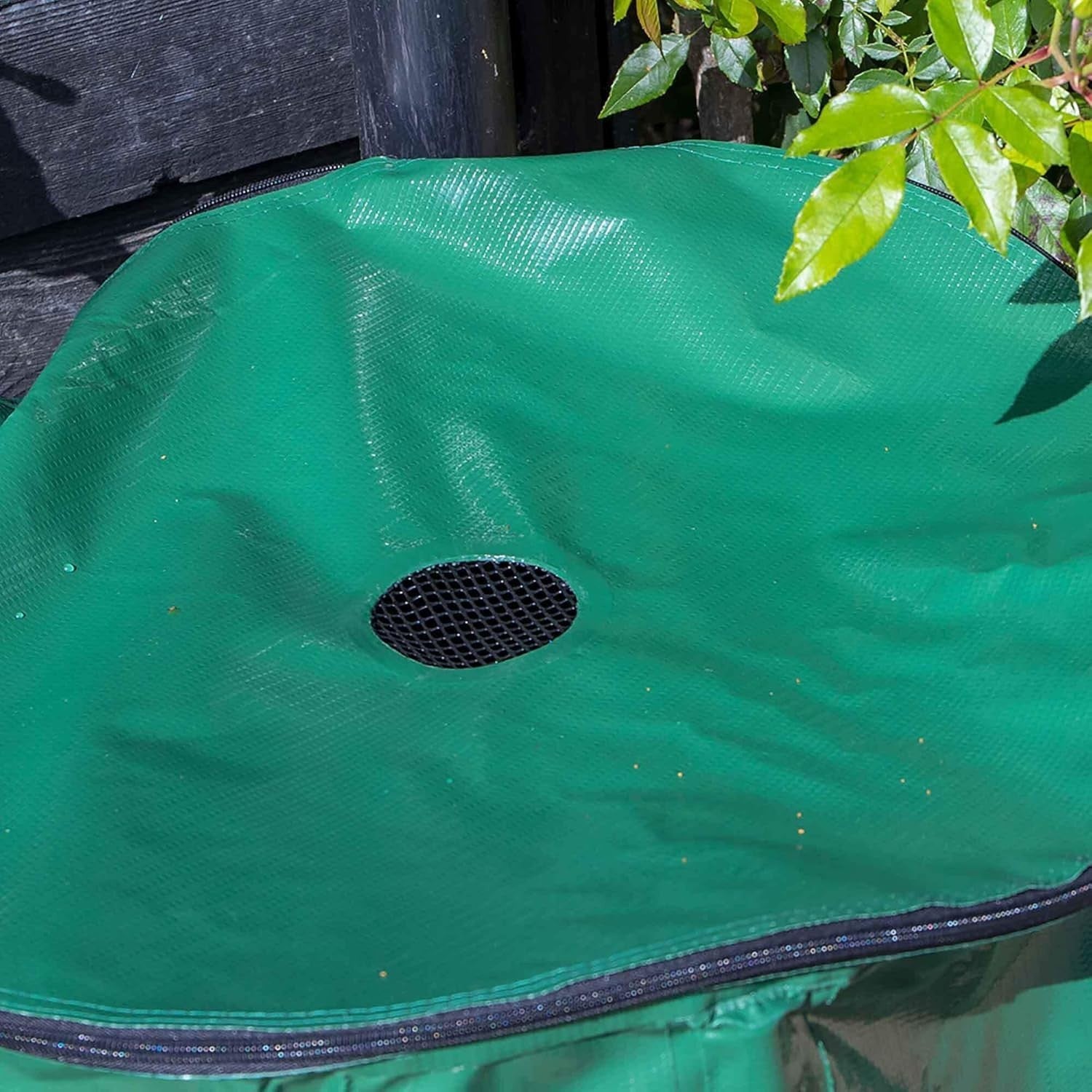 250L Collapsible PVC Garden Water Butt with Zipped Lid & Tap