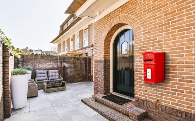 Lockable Cast Iron Wall Mounted Post Box – Weatherproof Royal Mailbox Red