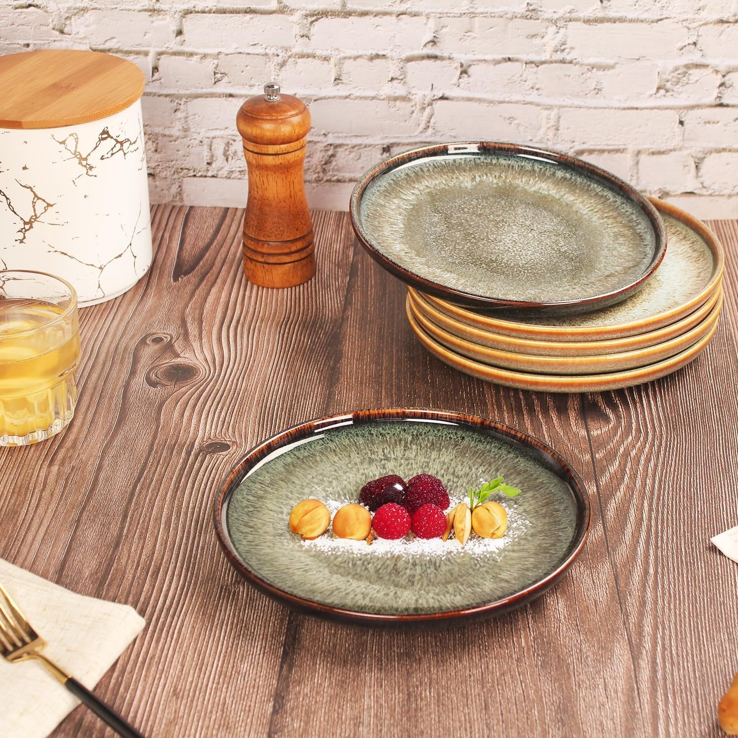 Ceramic Dinner Plates Set of 4 25.5cm Round Scratch Resistant Dishwasher Safe