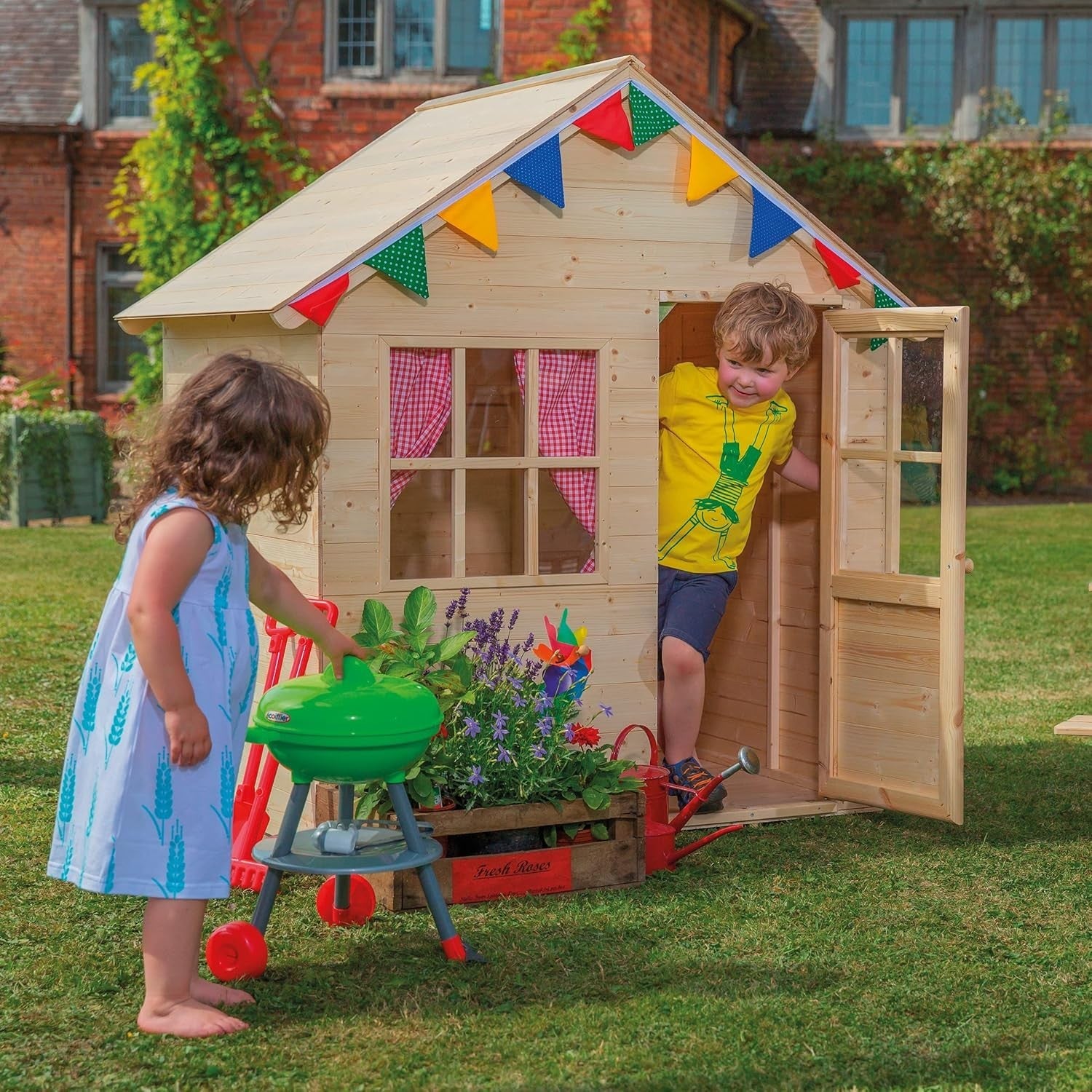 Wooden Kids Playhouse Outdoor Garden Wendy House w Veranda Floor Roof