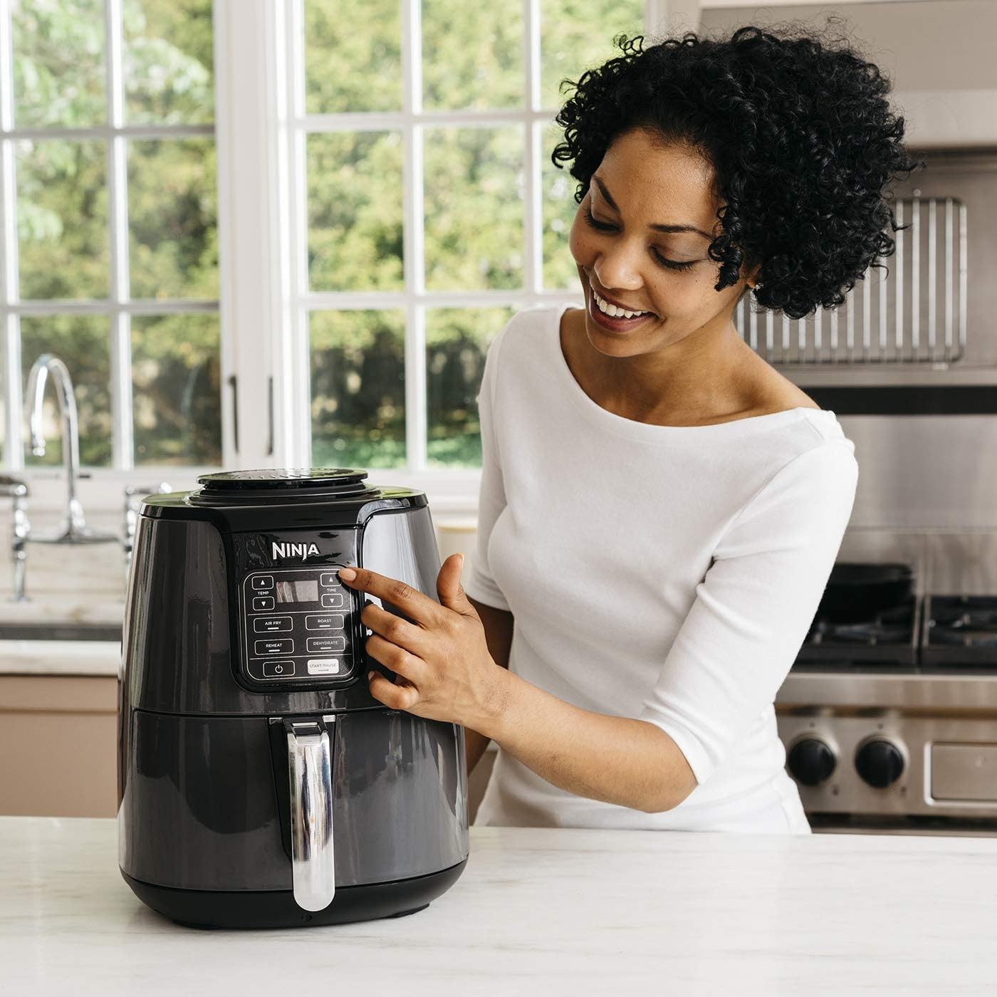 Air Fryer 3.8L 1550W 4-in-1 Roast Reheat Dehydrate Ceramic Nonstick 210°C