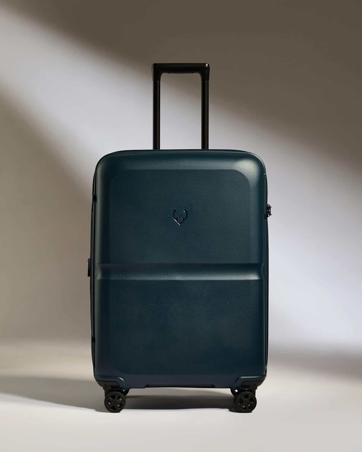 Medium Hard Shell Suitcase Expandable 4 Spinner Wheels TSA Lock 68cm Indigo