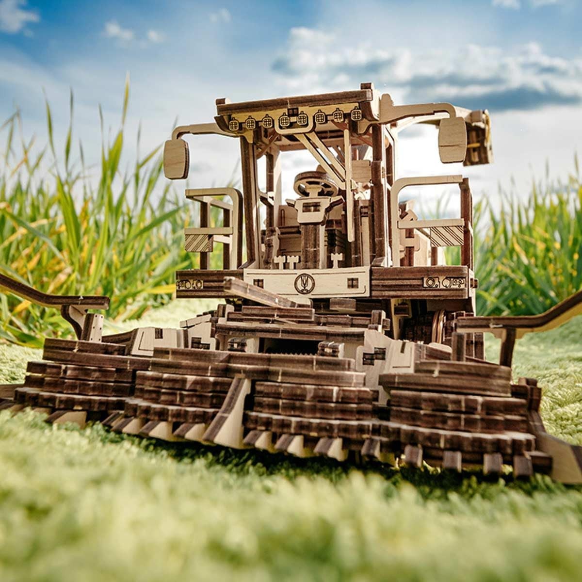 580PCS 3D Wooden Forage Harvester Puzzle – DIY Mechanical Model Gift