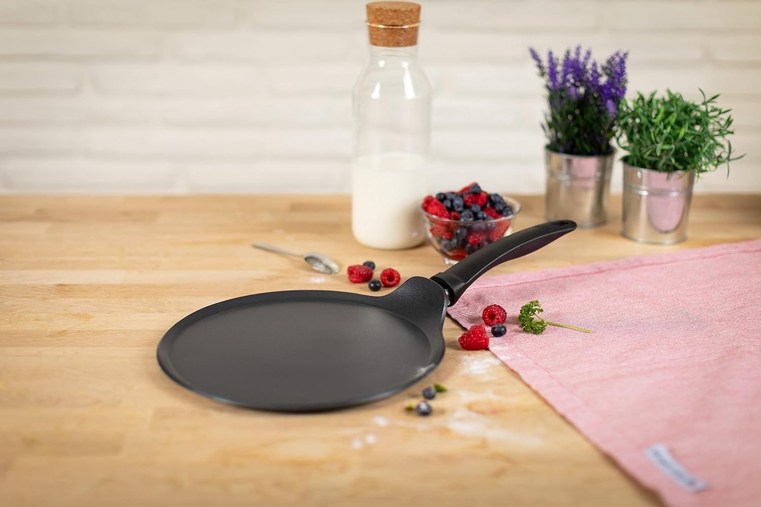 28cm Non-Stick Crepe Pan Induction Compatible Aluminium Frying Pan