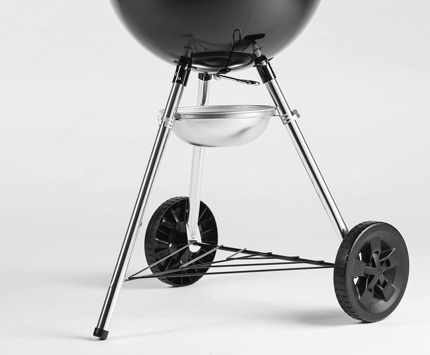 57cm Charcoal BBQ Grill with Lid Thermometer, Wheels & One-Touch Cleaning