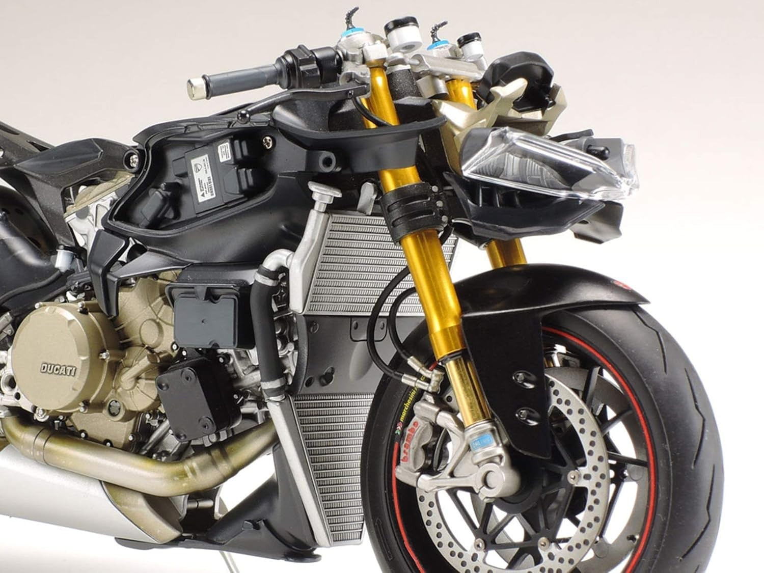 1:12 Scale Red Sports Bike Model Kit – Realistic Build, Display-Ready