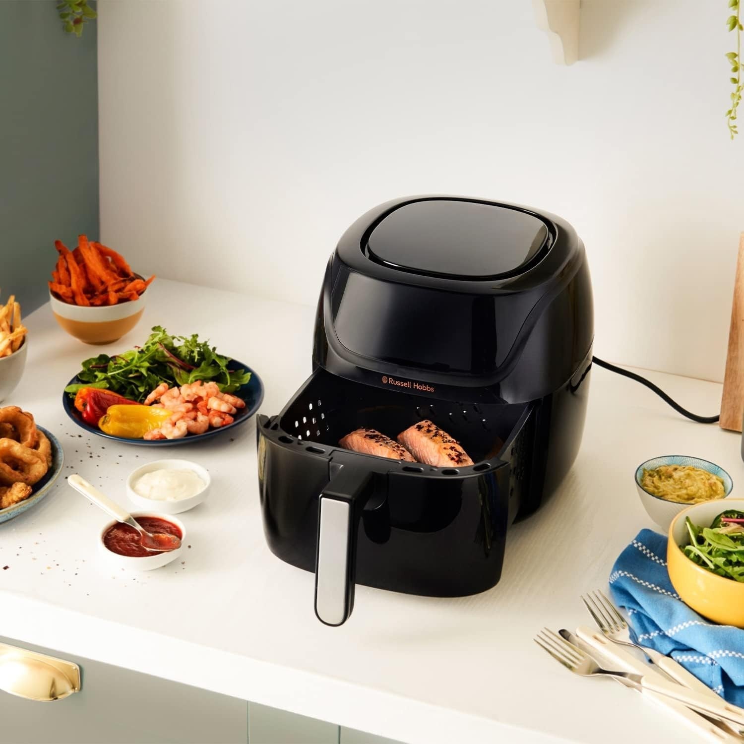 4L Digital Air Fryer 220°C 10 Presets Touchscreen Oil Free Energy Saving