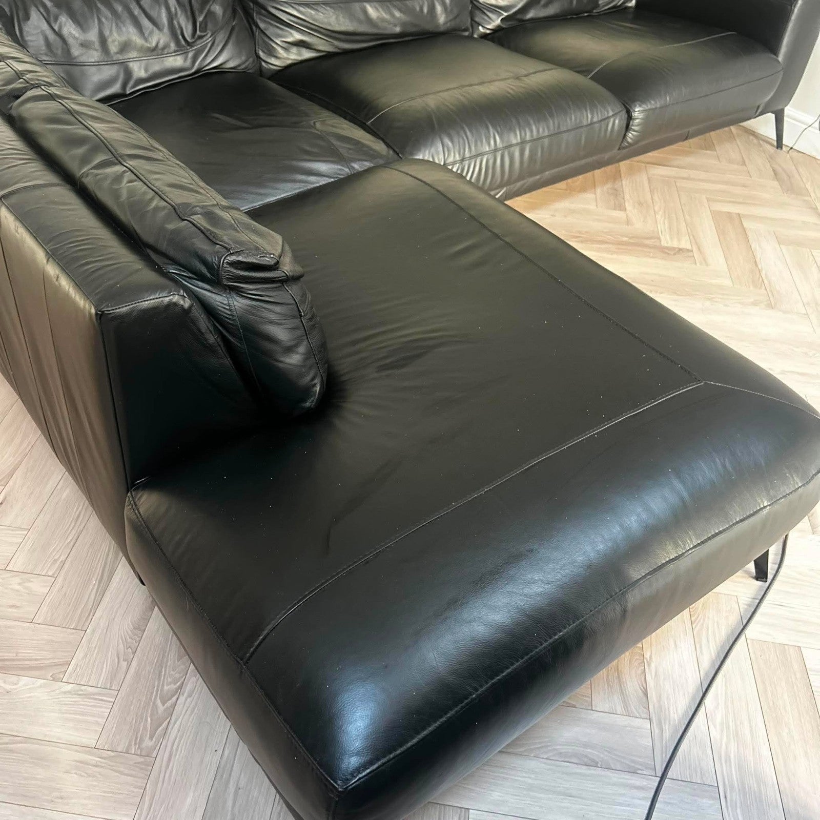 Elegant Black Luxe Leather Corner Sofa (PTP)