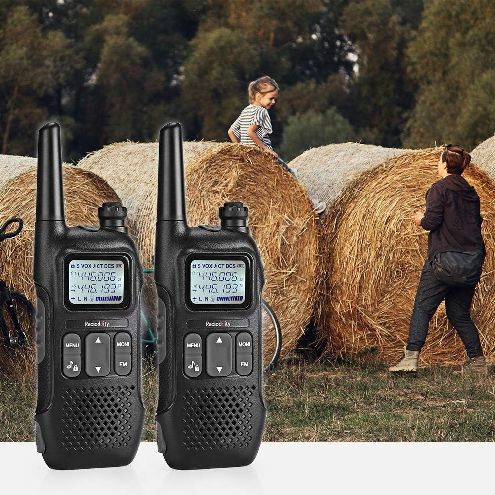 PMR446 Walkie Talkies 4km Range Rechargeable LCD Display 2 Pack