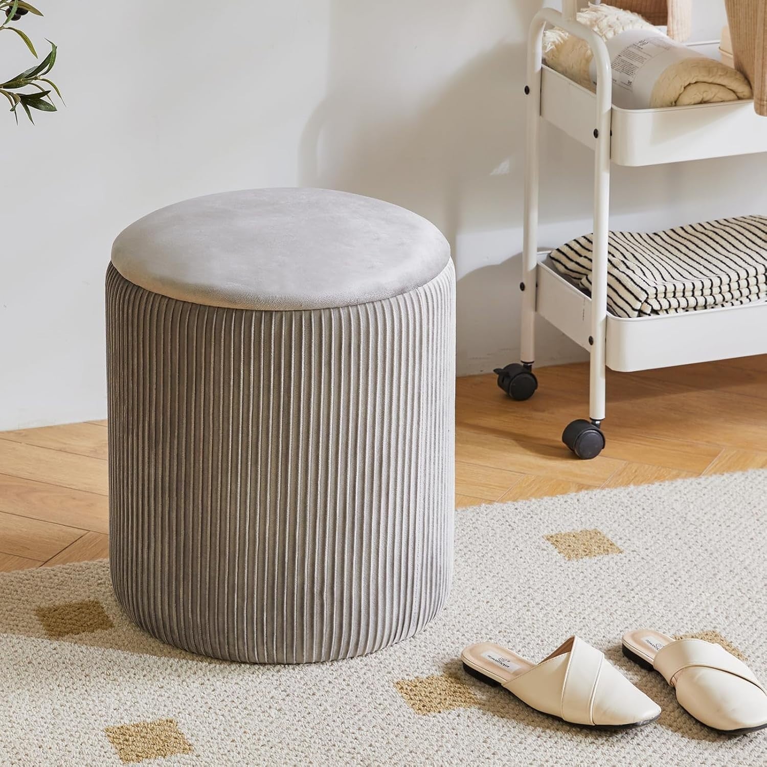 Set of 2 Round Storage Ottomans – Velvet Pouffe Stool Set for Bedroom & Living