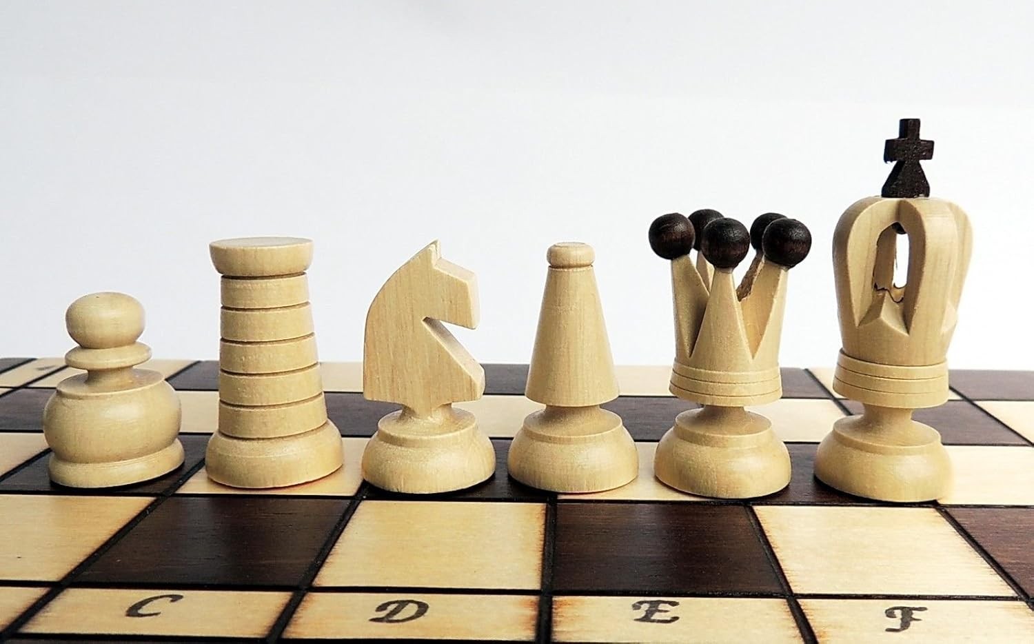 31cm Wooden Travel Chess Set with Red Felt | Portable Board & Handcrafted Pieces