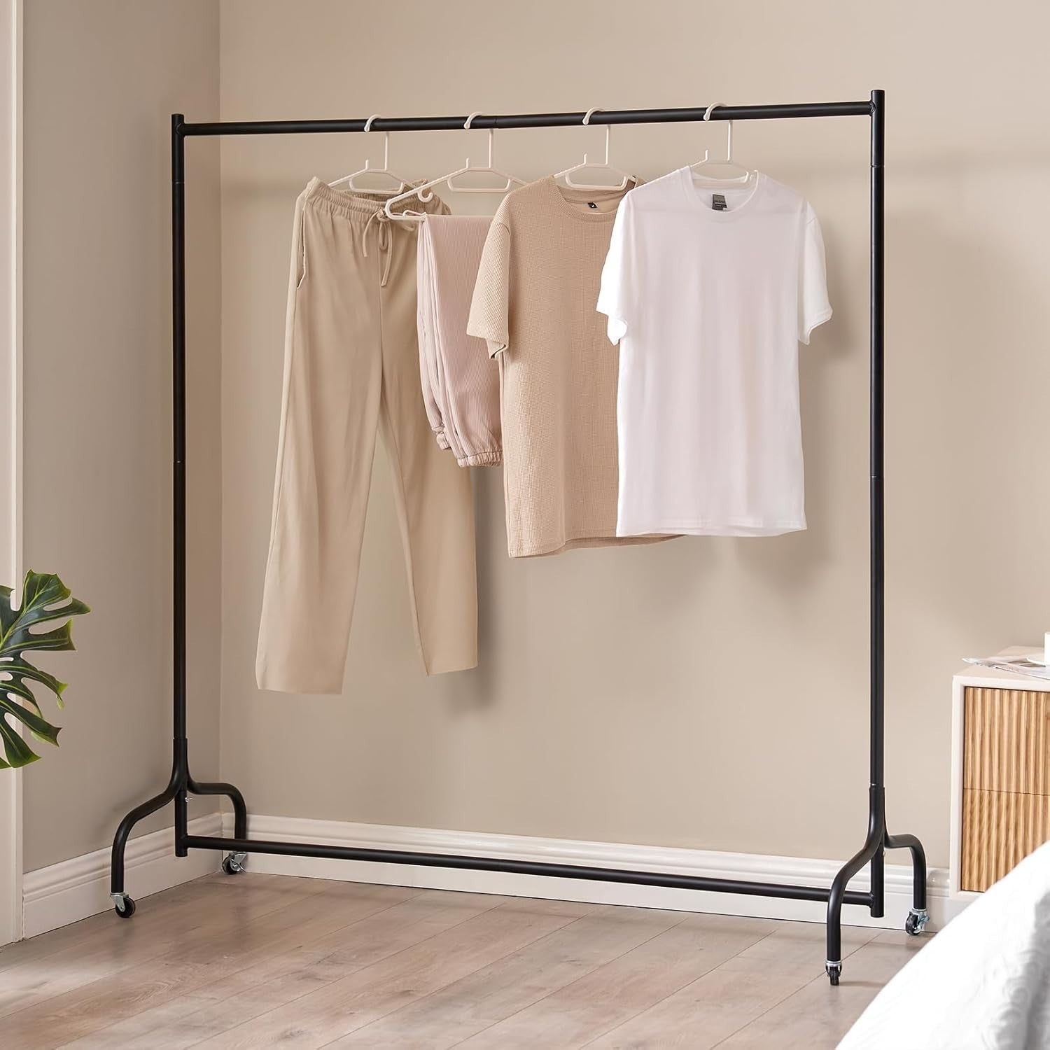Heavy Duty 5ft Clothes Rail with Hooks & Shoe Rack – Black