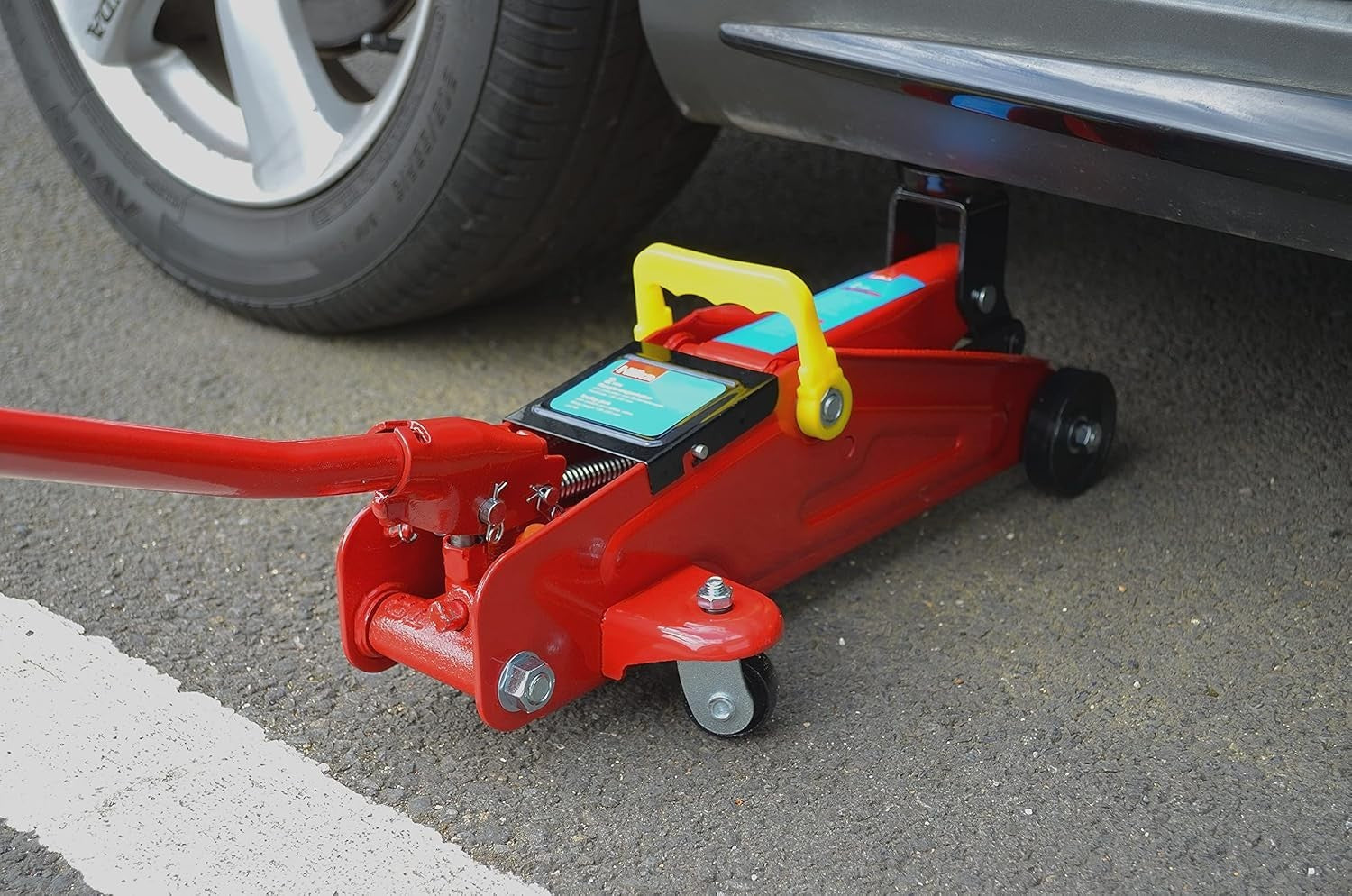 2 Ton Lightweight Hydraulic Trolley Jack 135–330mm Compact Car Lift