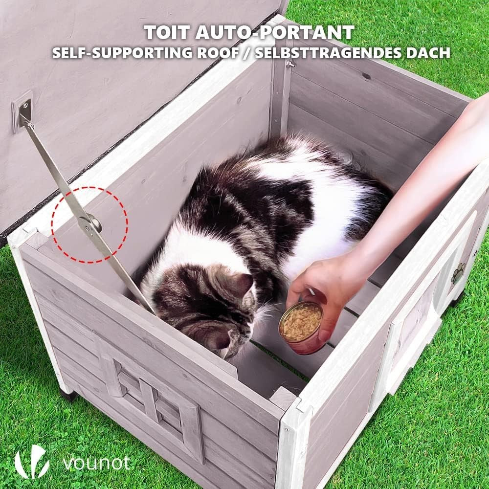 Outdoor Wooden Cat House with Plexiglass Window & Weatherproof Roof 57x45x43cm