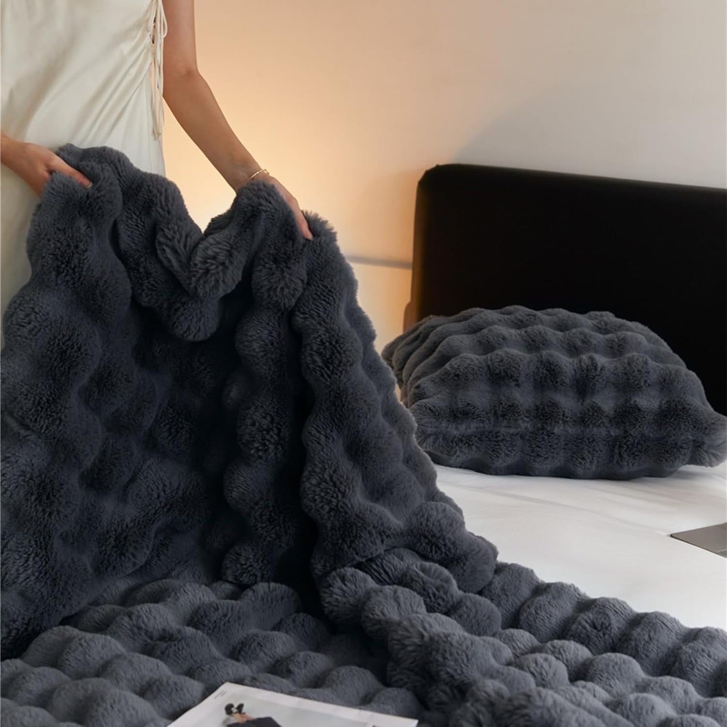 Grey Faux Rabbit Fur Throw Blanket 100x160cm 720GSM Soft & Warm for Sofa