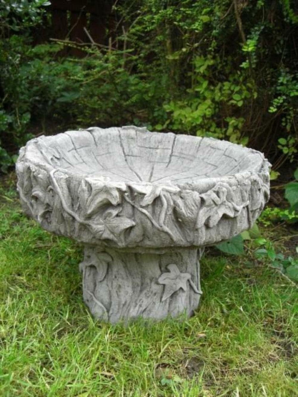 Stone Effect Bird Bath Feeder Garden Ornament | Vine Leaf Design Outdoor