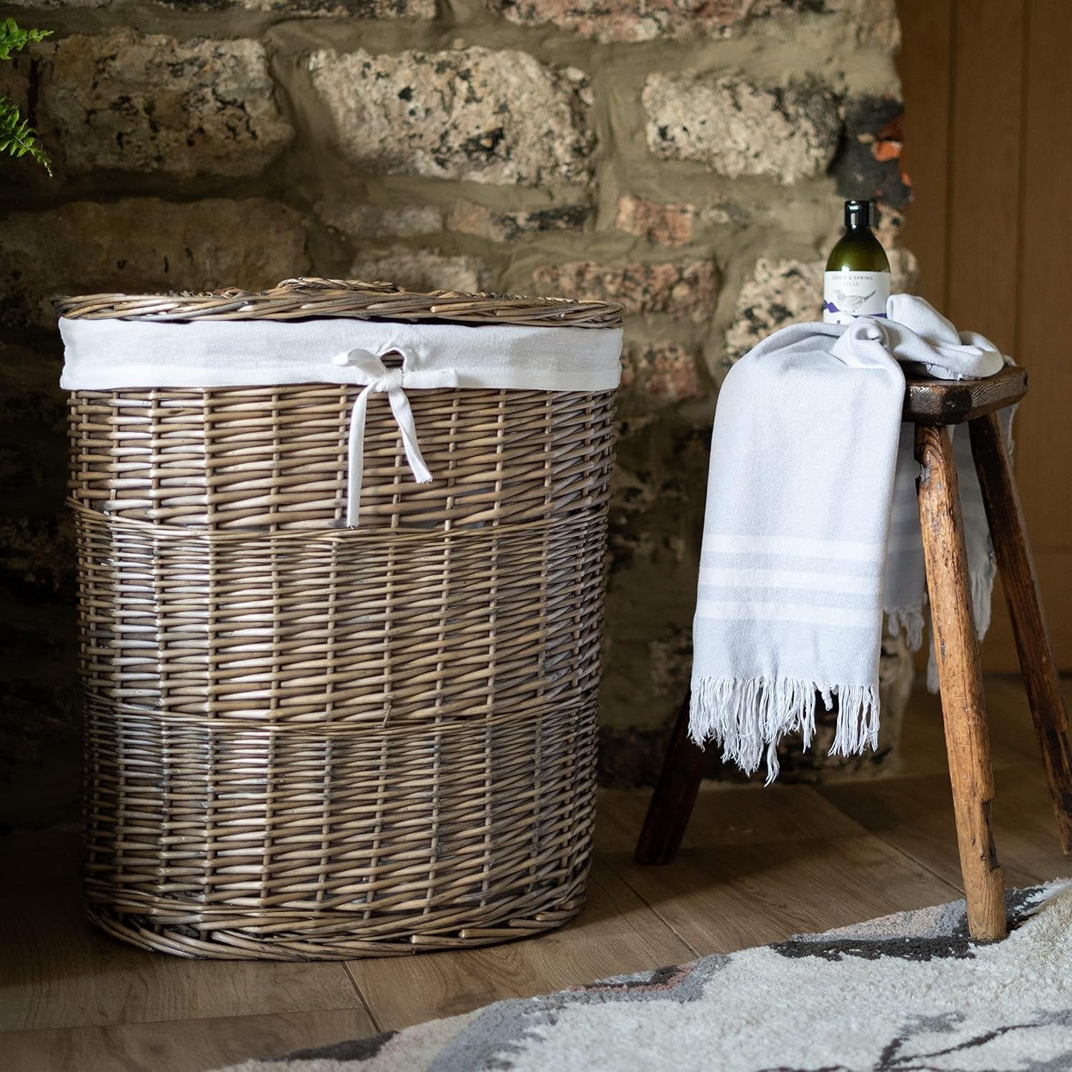 Large Oval Wicker Laundry Basket with Lid, Lightweight Hamper 51×37×59cm