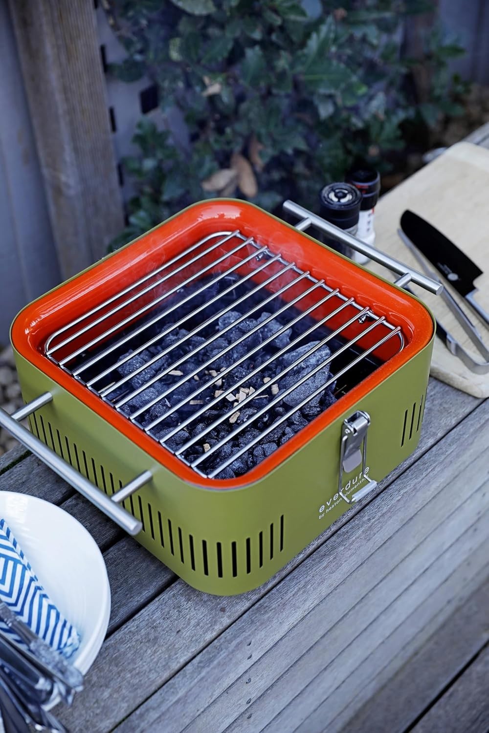Portable Charcoal BBQ Grill With Bamboo Prep Lid – Compact Travel Outdoor Cooker