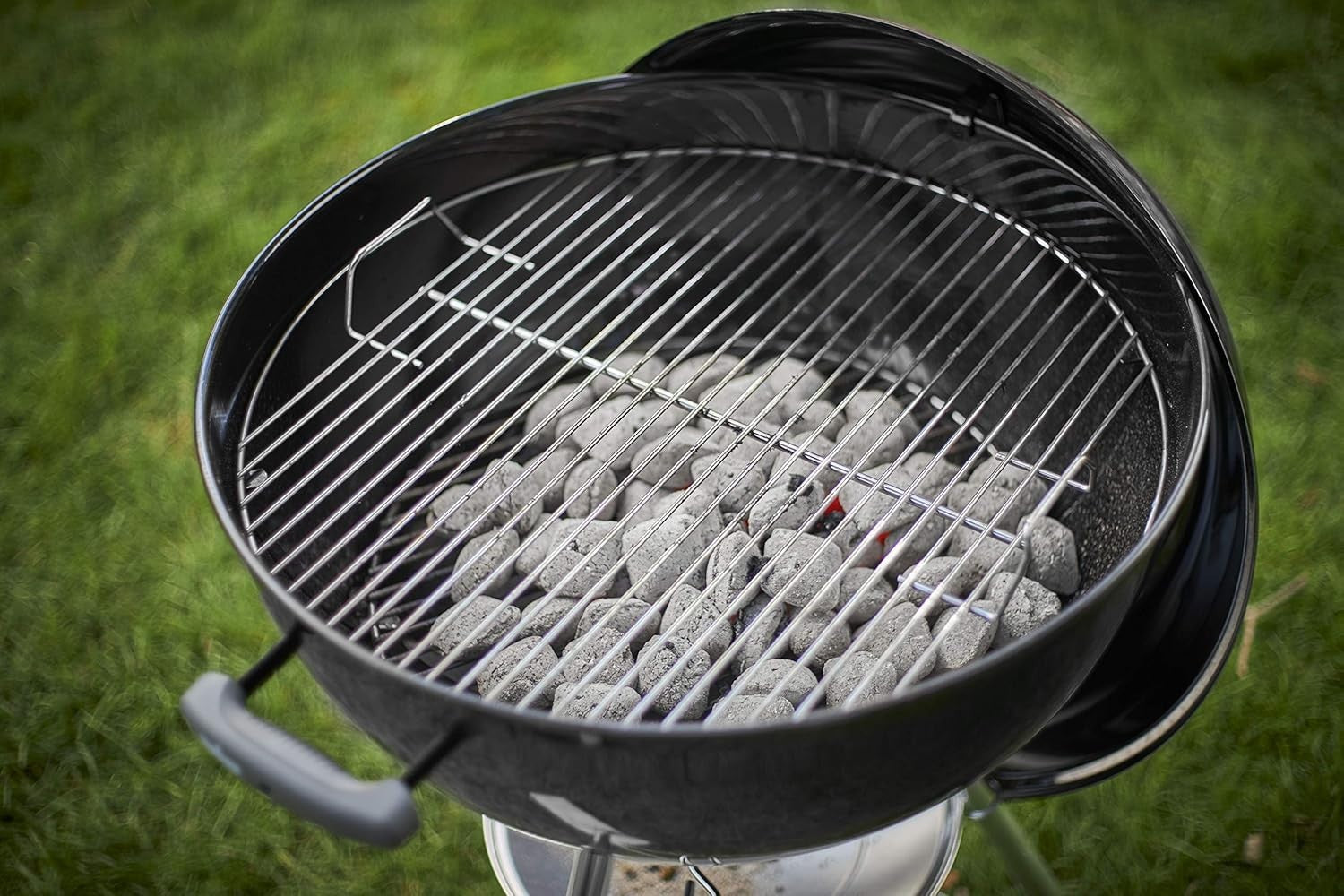 47cm Charcoal Kettle BBQ Grill with Lid Thermometer Tripod Stand Outdoor Cooking