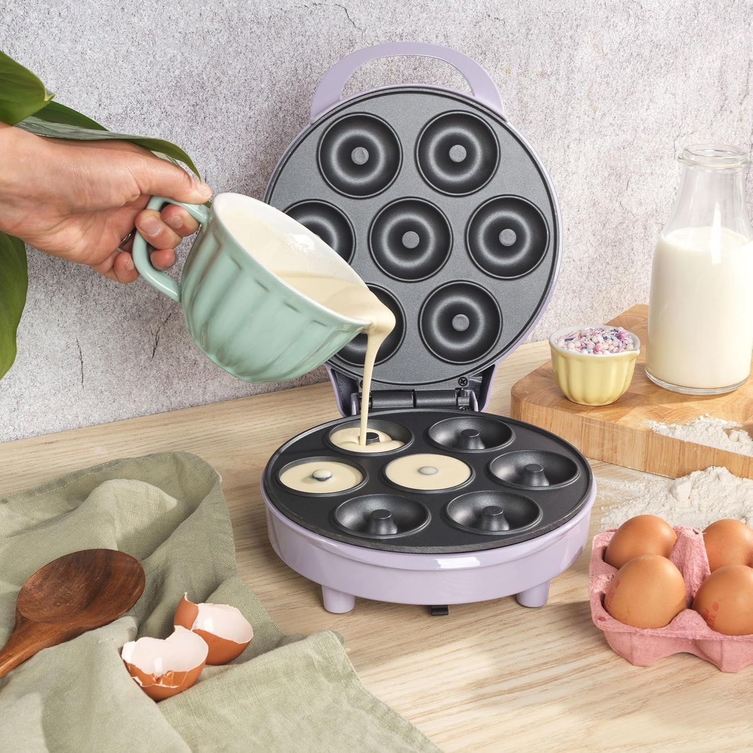 Mini 7-Donut Maker Non-Stick Breakfast Machine | 1000W Easy Clean