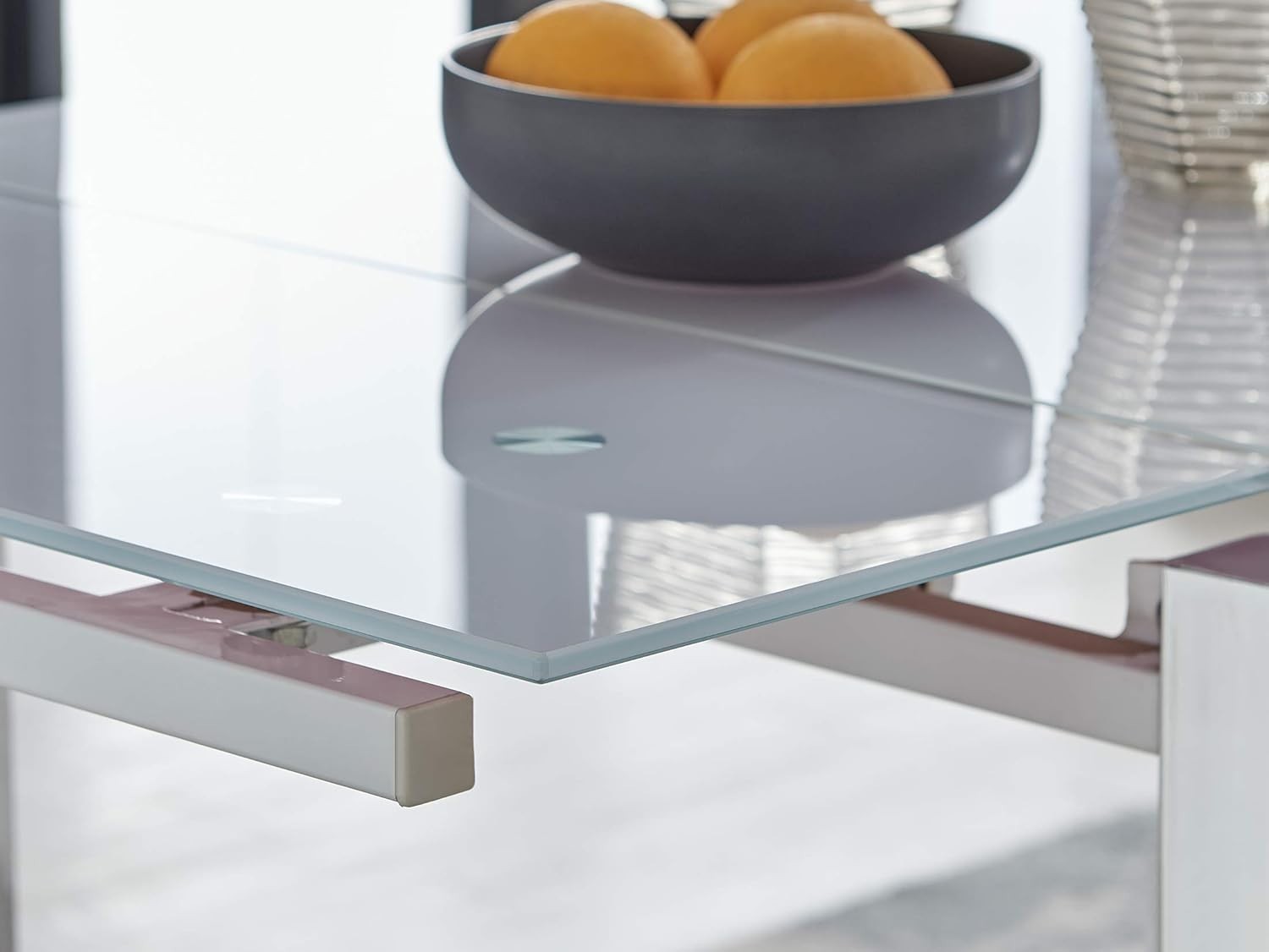 White Glass Extendable Dining Table Modern Chrome Legs 110–170cm Room