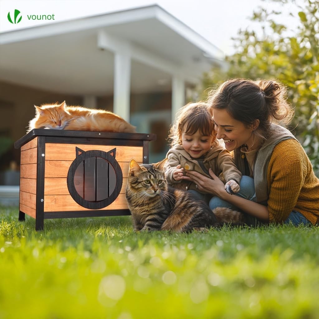 Outdoor Wooden Cat House with Water-Resistant Roof & Cat Ear Door 57x45x43cm