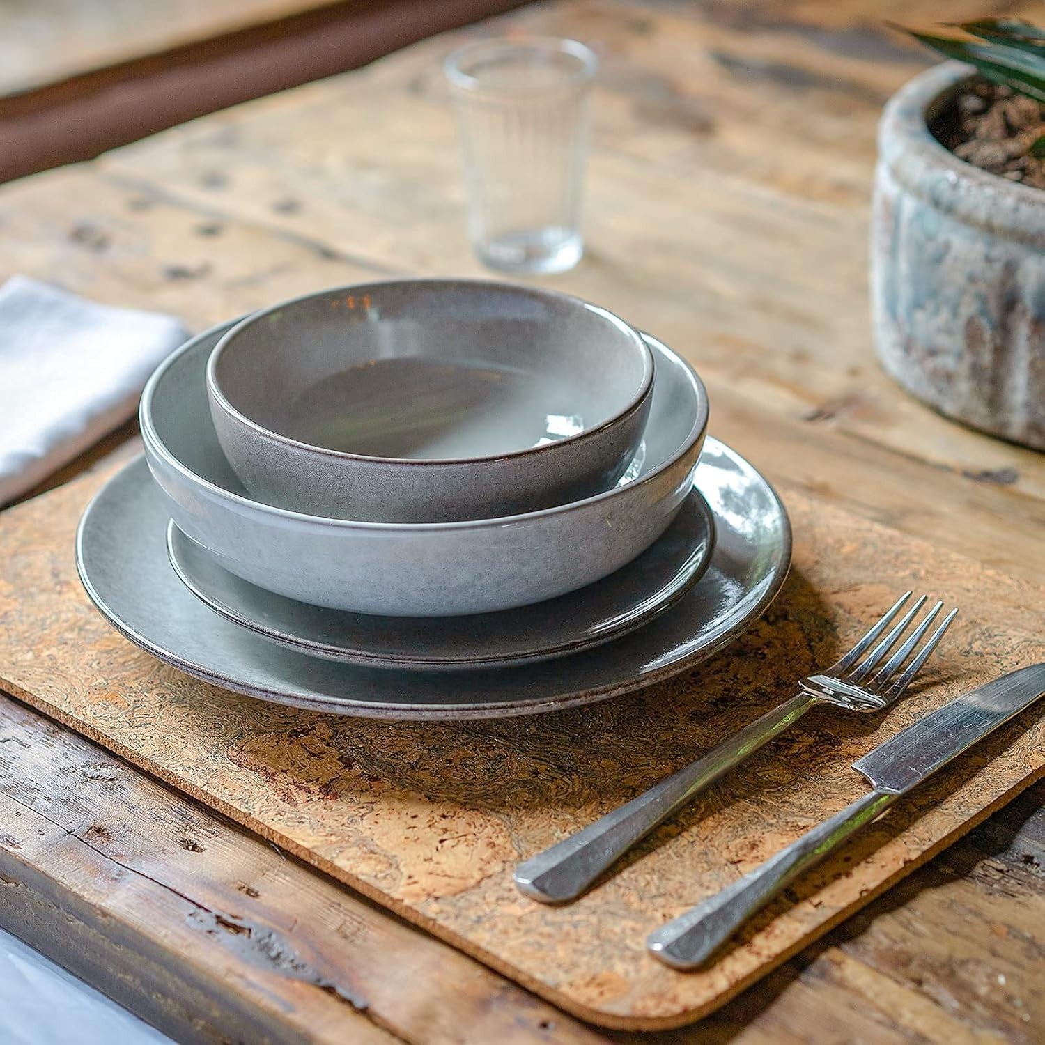 16pc Grey Stoneware Dinner Set Plates Bowls Microwave Dishwasher Safe