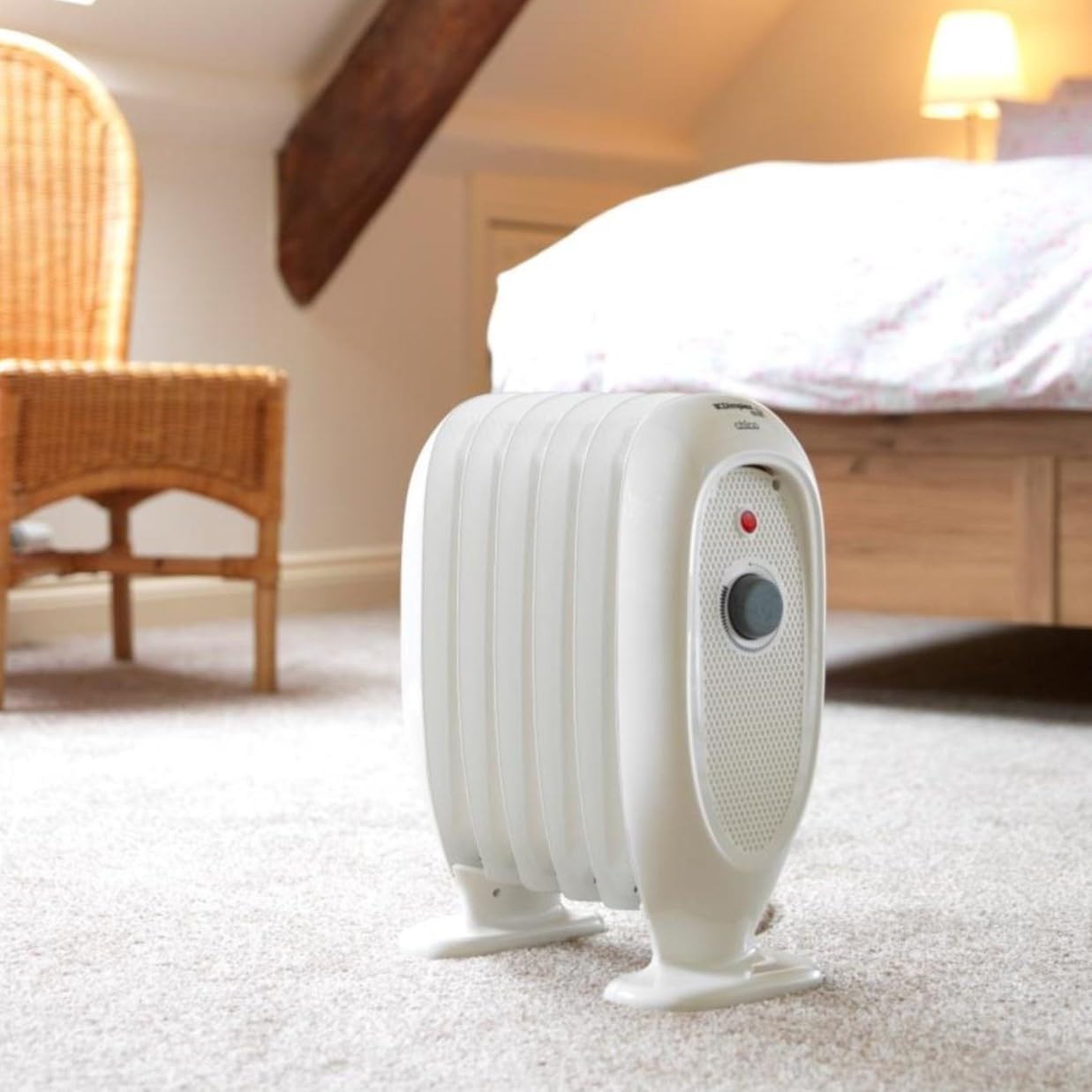 700W Portable Mini Oil-Free Heater Compact Freestanding Electric Home Heater