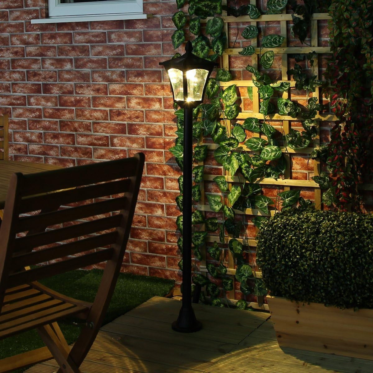 Festive Lights 4ft Solar Victorian Lamp Post Warm White Dual Brightness
