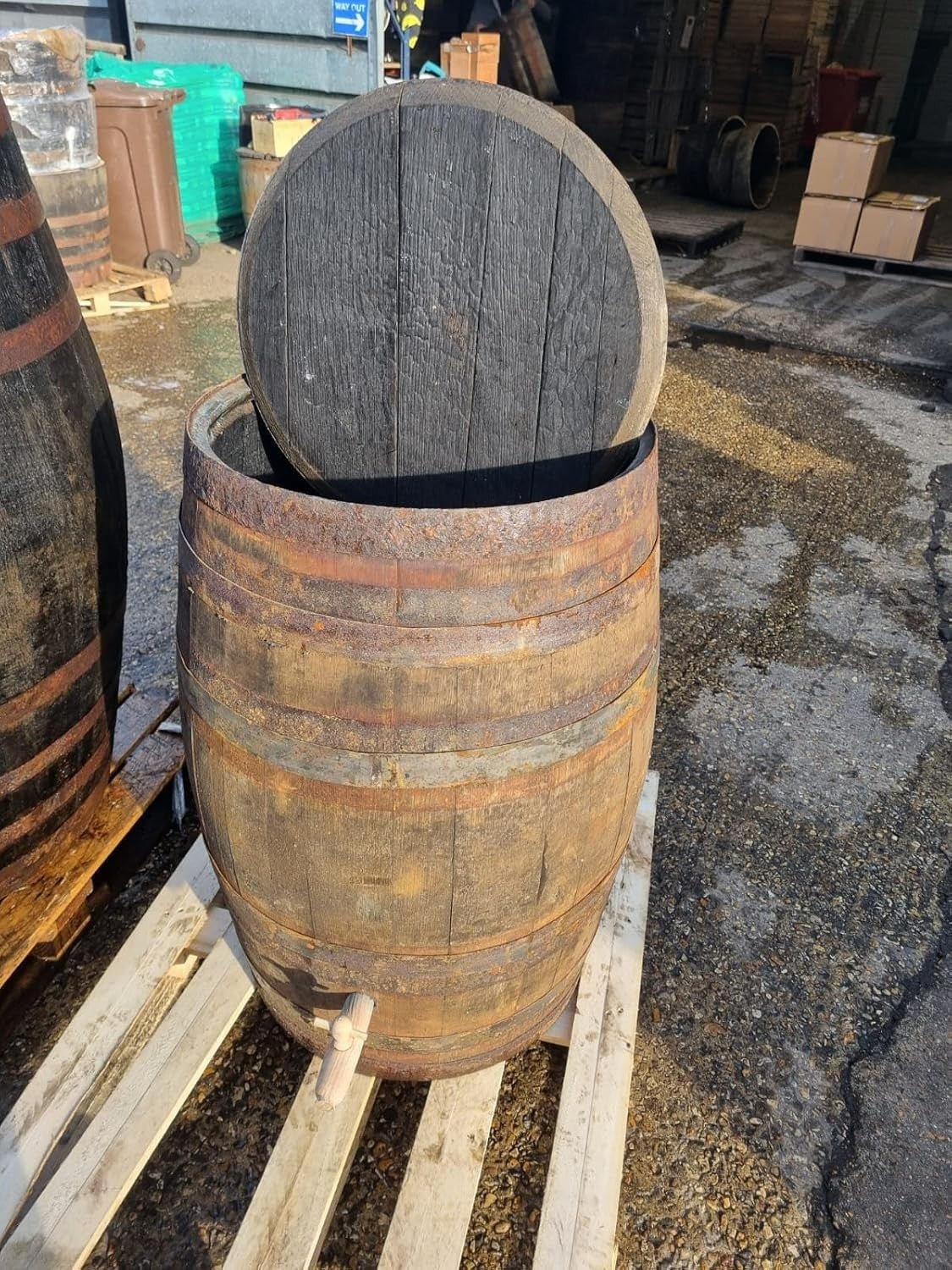 200L Oak Whiskey Barrel Water Butt with Tap, Rustic Garden Rain Collector Small