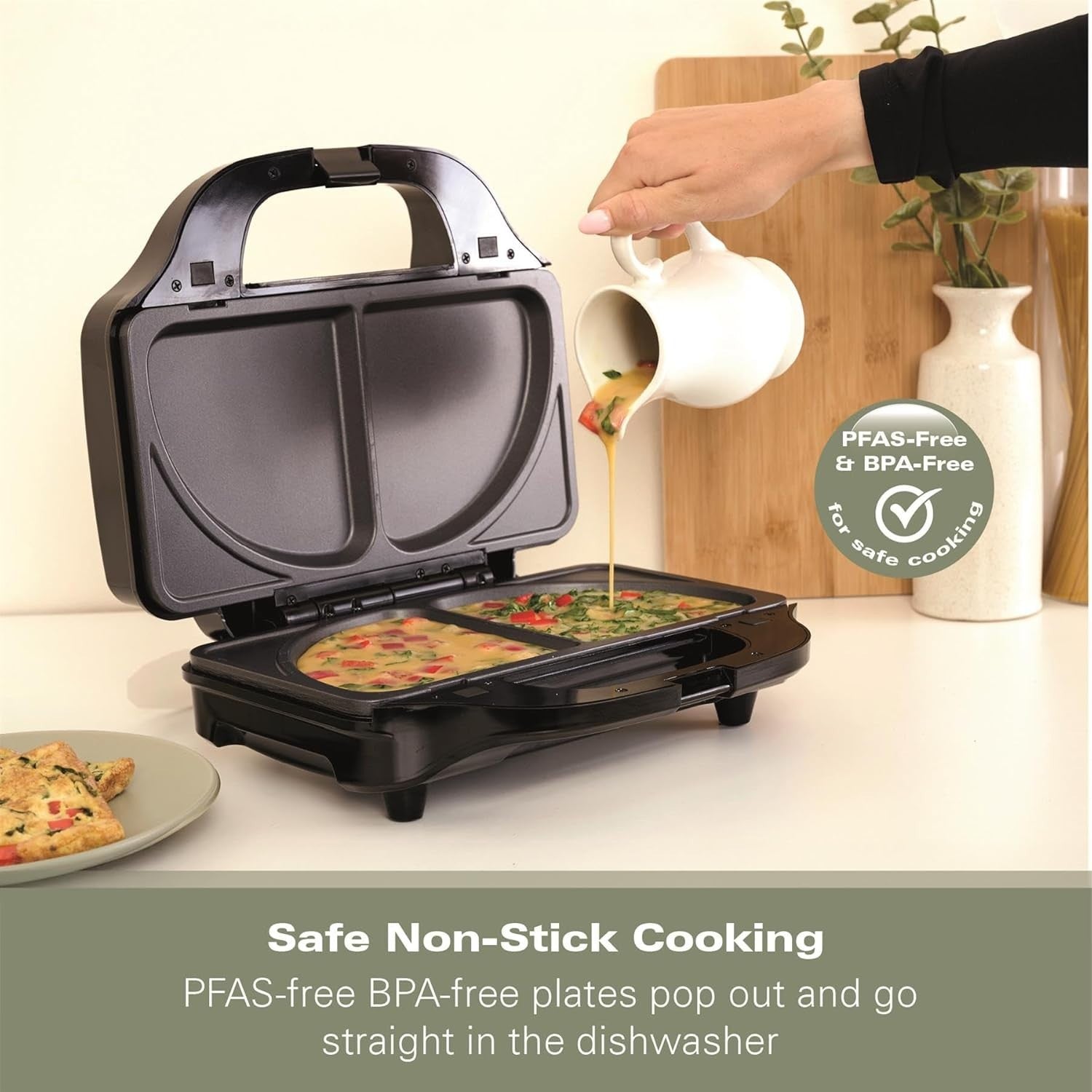 4-in-1 Sandwich Toaster Waffle Panini Omelette Removable Plates 900W Black