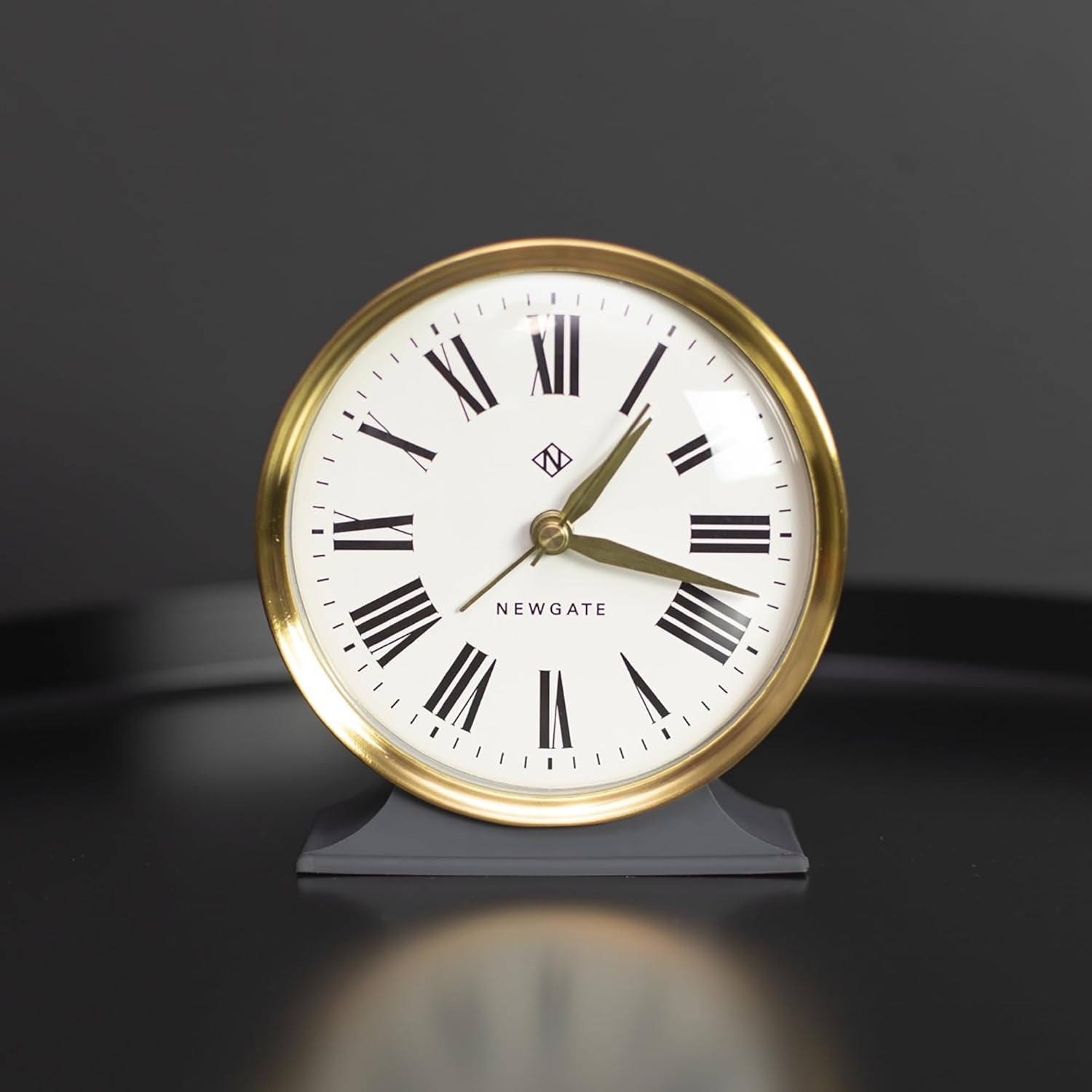 Silent Analogue Alarm Clock No Tick Round Arabic Dial Bedside Decor