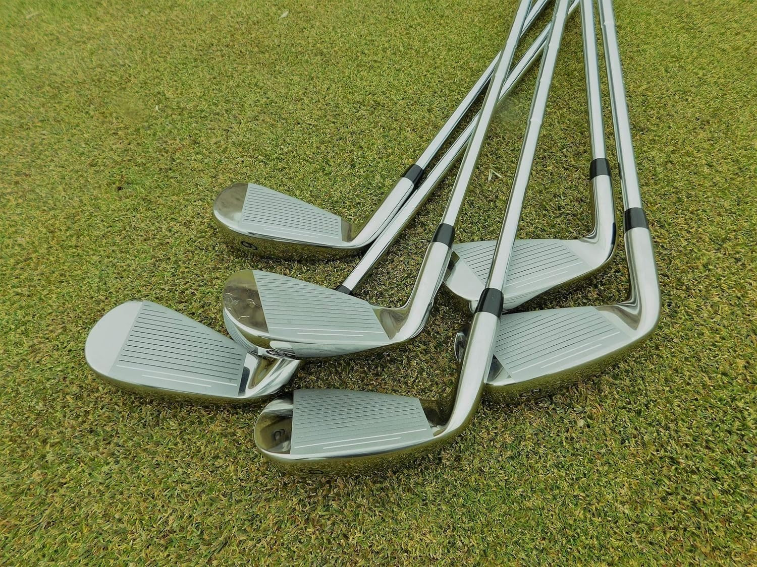 Left Hand Golf Irons Set 4-PW Regular Flex Steel Shafts Deep Groove Faces