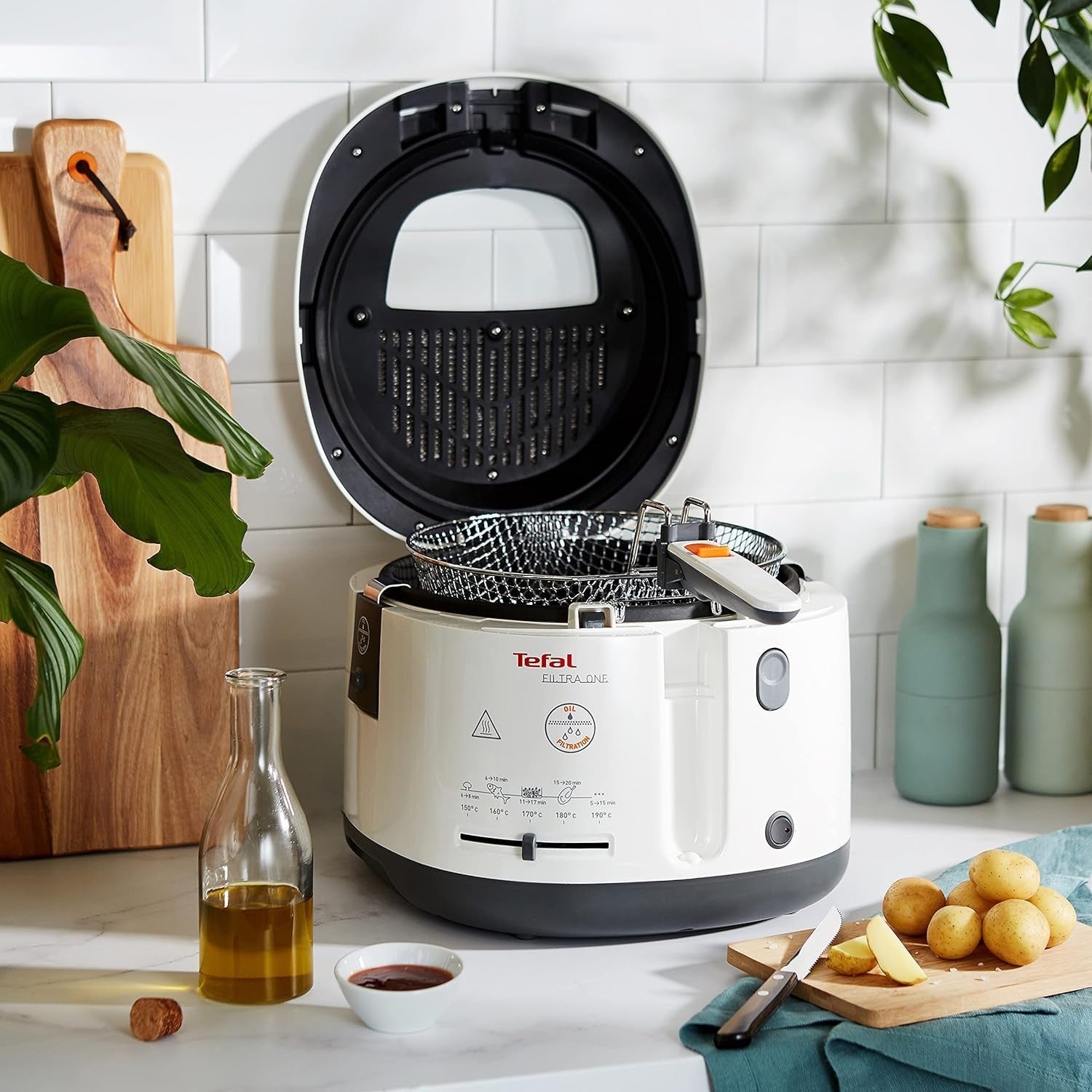 2.1L Deep Fat Fryer 1900W Electric Oil Fryer Auto Lid Opening