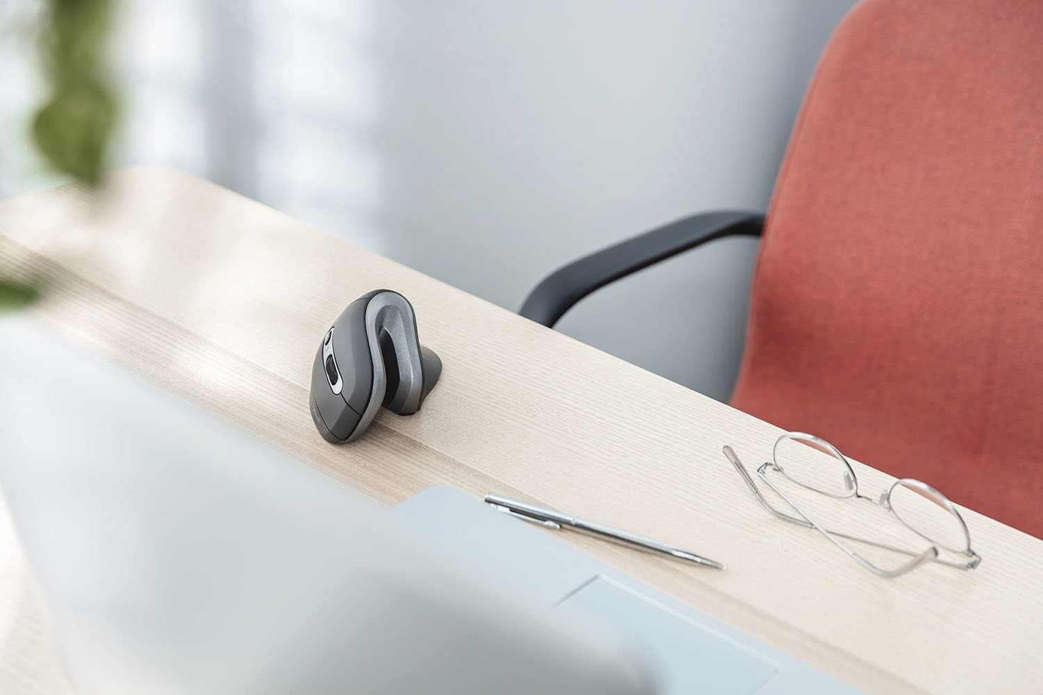 Wireless Vertical Ergonomic Mouse 60° 6 Buttons Adjustable DPI