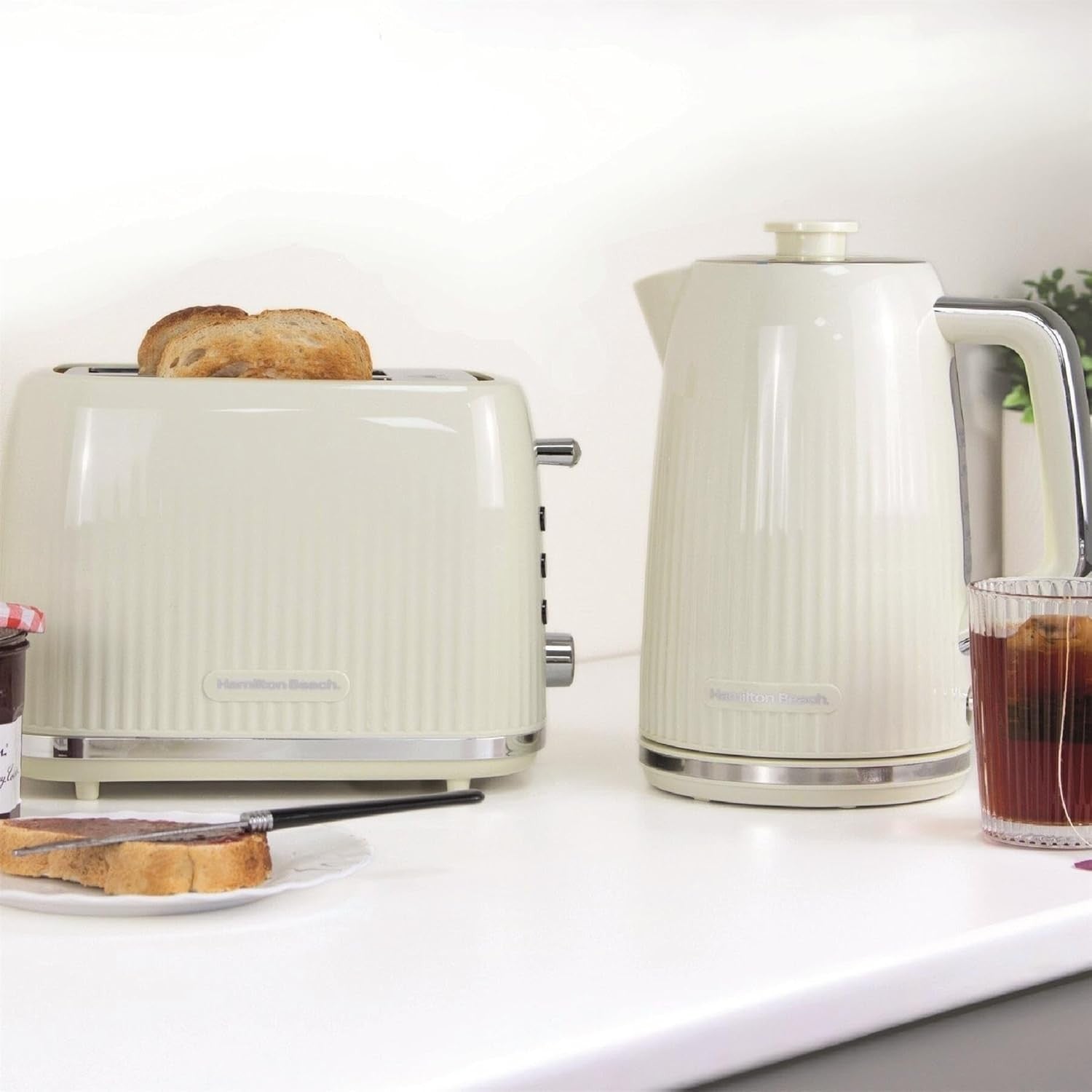 Hamilton Beach 3-in-1 Kitchen Set 20L Microwave 800W Kettle 1.7L Toaster