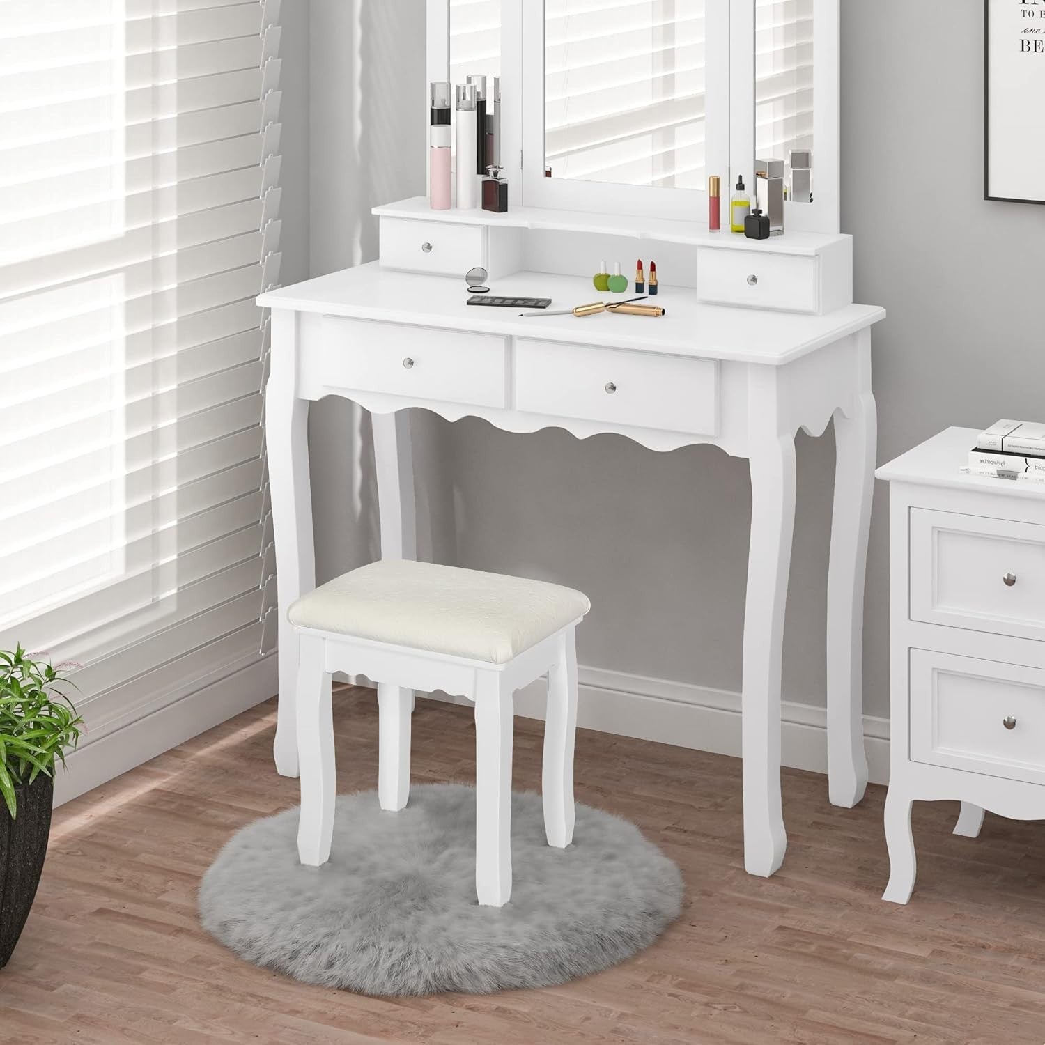 White Padded Vanity Stool Baroque Makeup Chair Pinewood Legs Elegant Seat