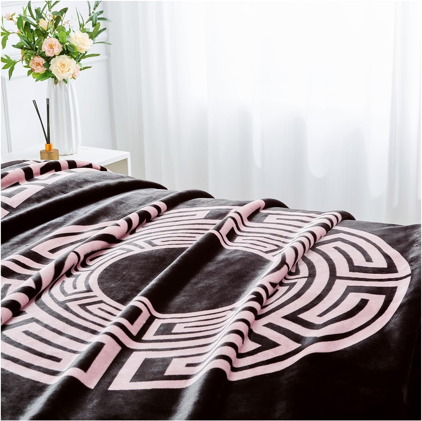 Greek Key 4kg Sherpa Weighted Blanket 200x240cm King Size Bed Throw XL