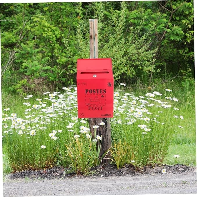 Vintage Wall Mount Mailbox Red Iron Lockable Outdoor Letter Box 30x22x7cm