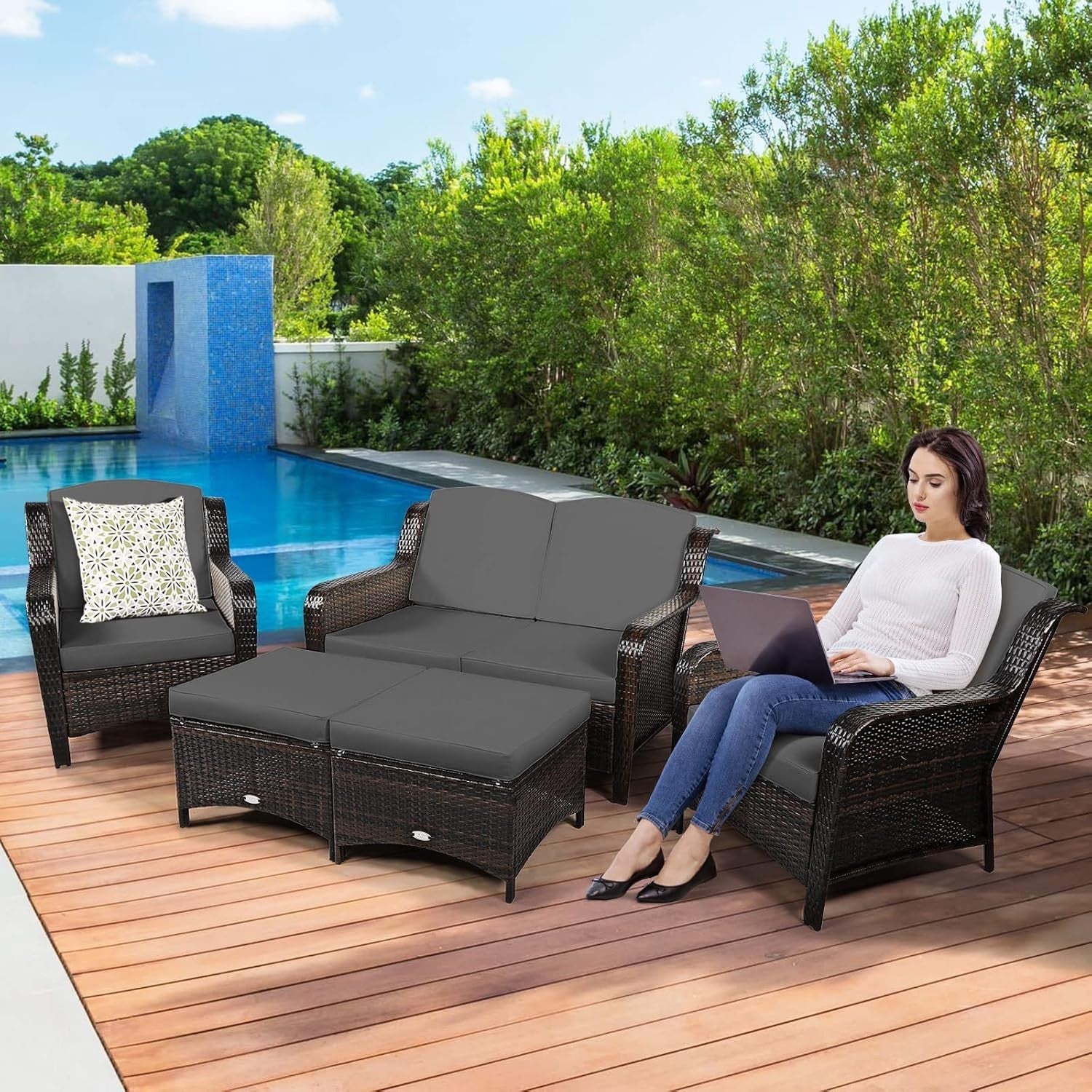 5-Piece Outdoor Rattan Patio Set with Loveseat, Sofas & Ottomans Grey