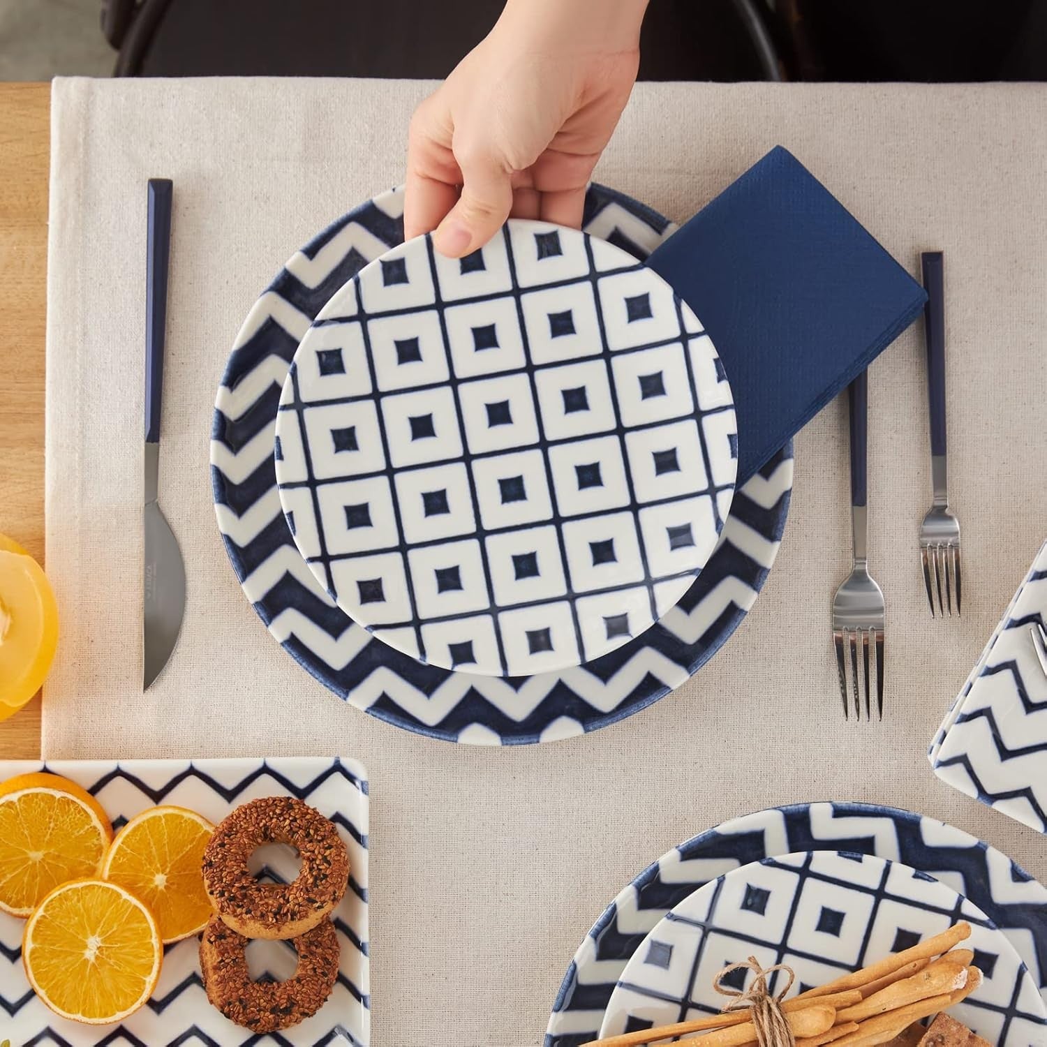 18 Piece Porcelain Breakfast Dinner Set Blue White Plates Cups Dishwasher Safe
