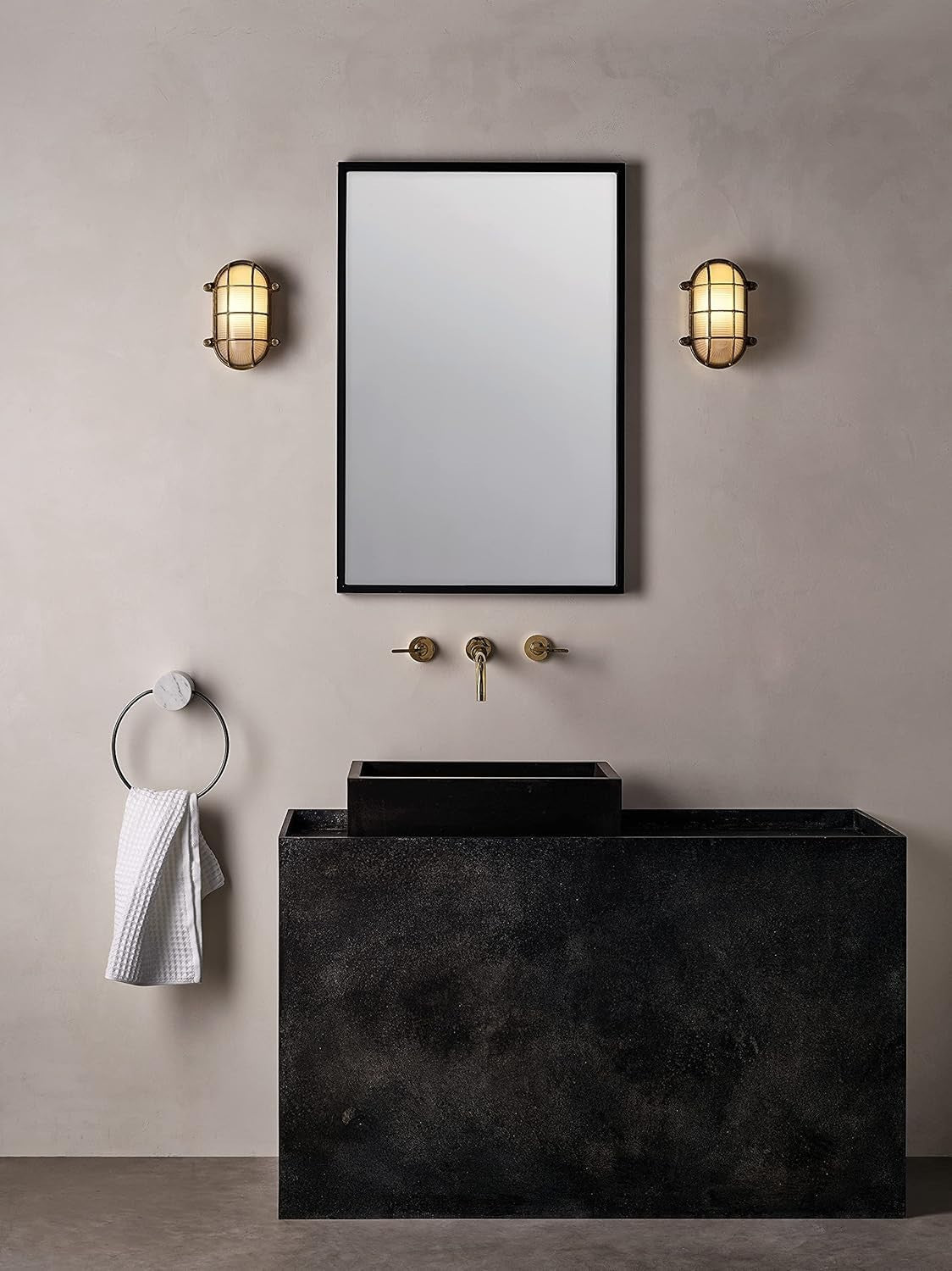 Waterproof Outdoor Cast Brass Wall Light IP44 Rated Oval Ceiling Lamp